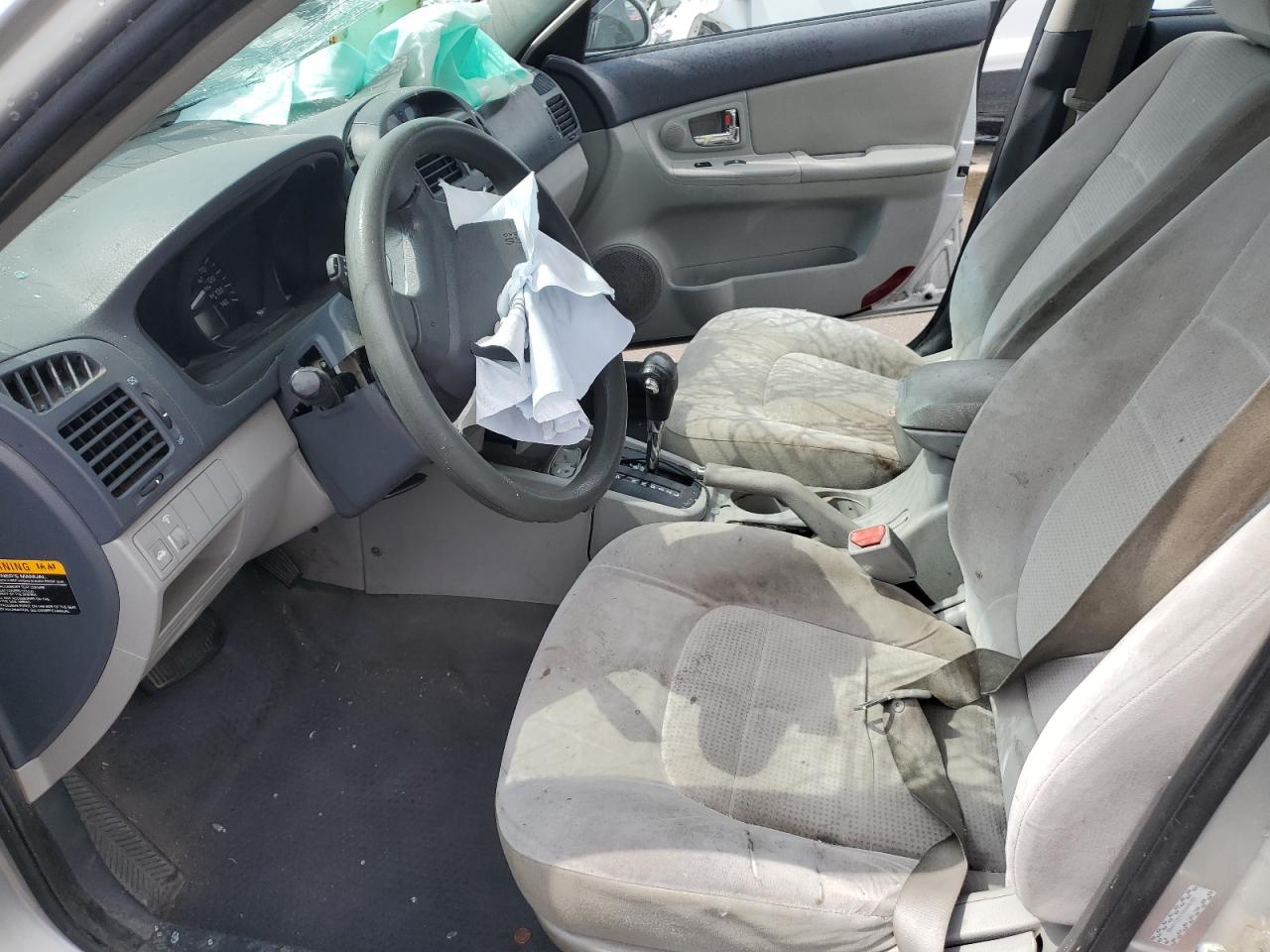 2009 Kia Spectra Ex Gray vin: KNAFE221795658103