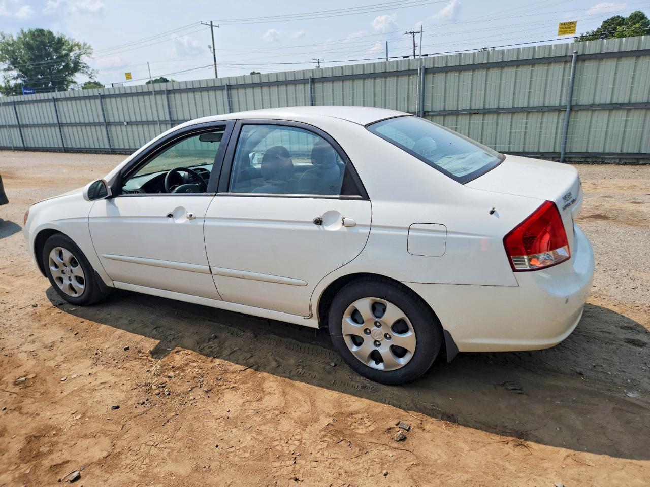 2009 Kia Spectra Lx White vin: KNAFE221995620775