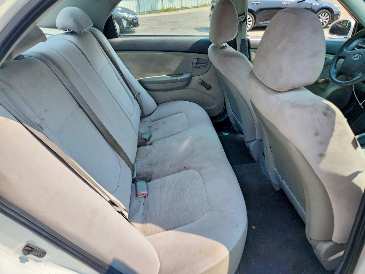 2009 Kia Spectra Lx White vin: KNAFE221995620775