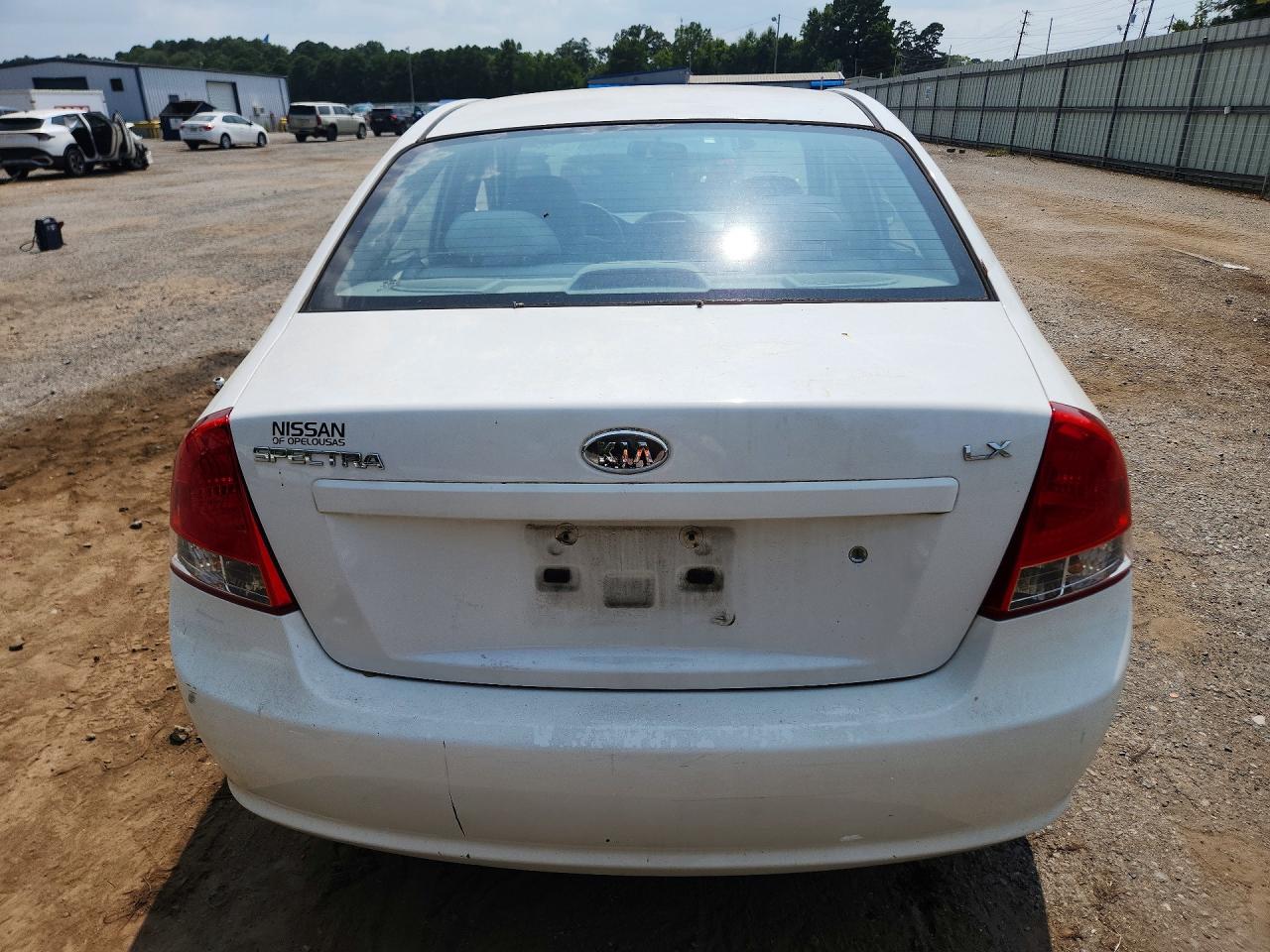 2009 Kia Spectra Lx White vin: KNAFE221995620775