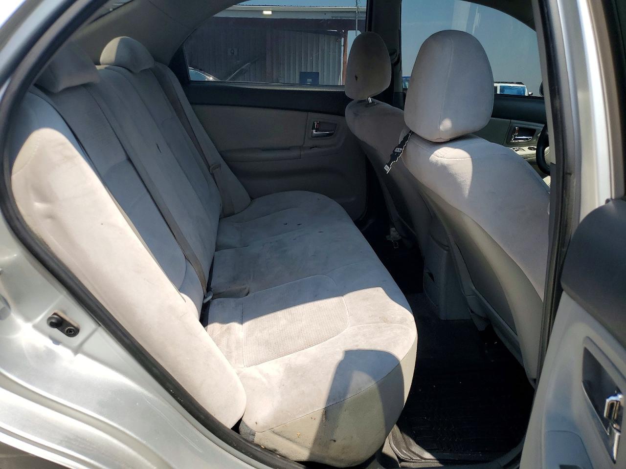2009 Kia Spectra Lx Gray vin: KNAFE221995647989