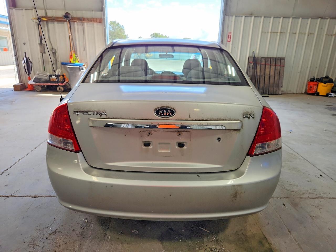 2009 Kia Spectra Lx Silver vin: KNAFE221X95620557