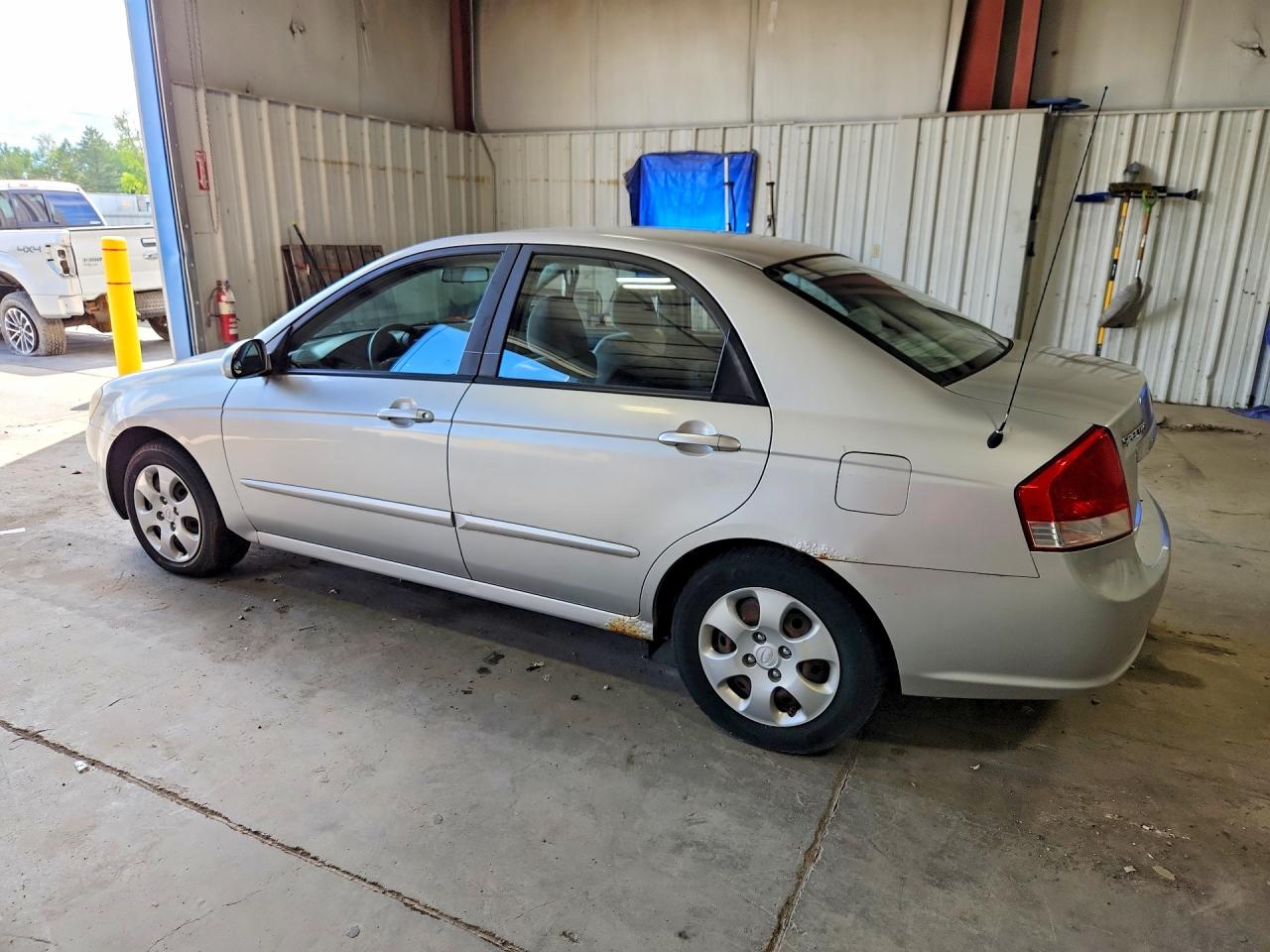 2009 Kia Spectra Lx Silver vin: KNAFE221X95620557