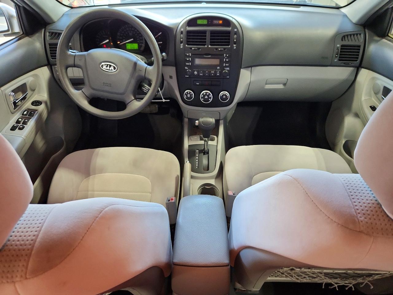 2009 Kia Spectra Lx Silver vin: KNAFE221X95620557