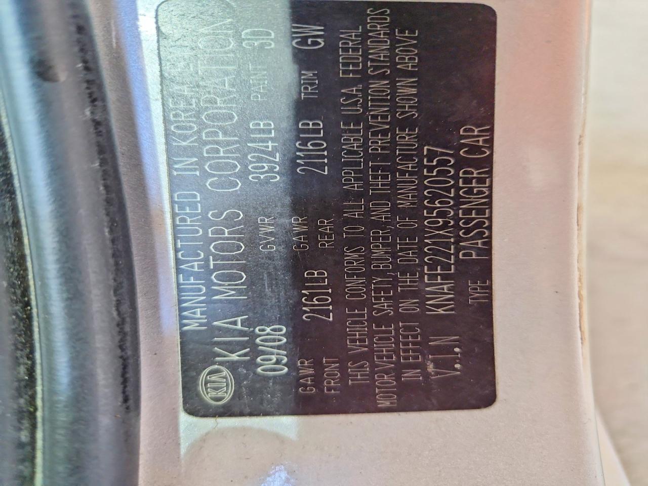 2009 Kia Spectra Lx Silver vin: KNAFE221X95620557