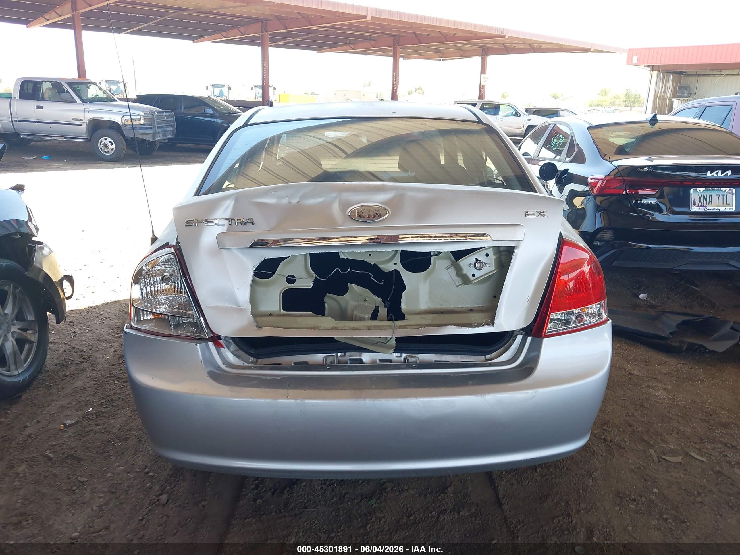 2009 Kia Spectra Ex Серый vin: KNAFE222095592759
