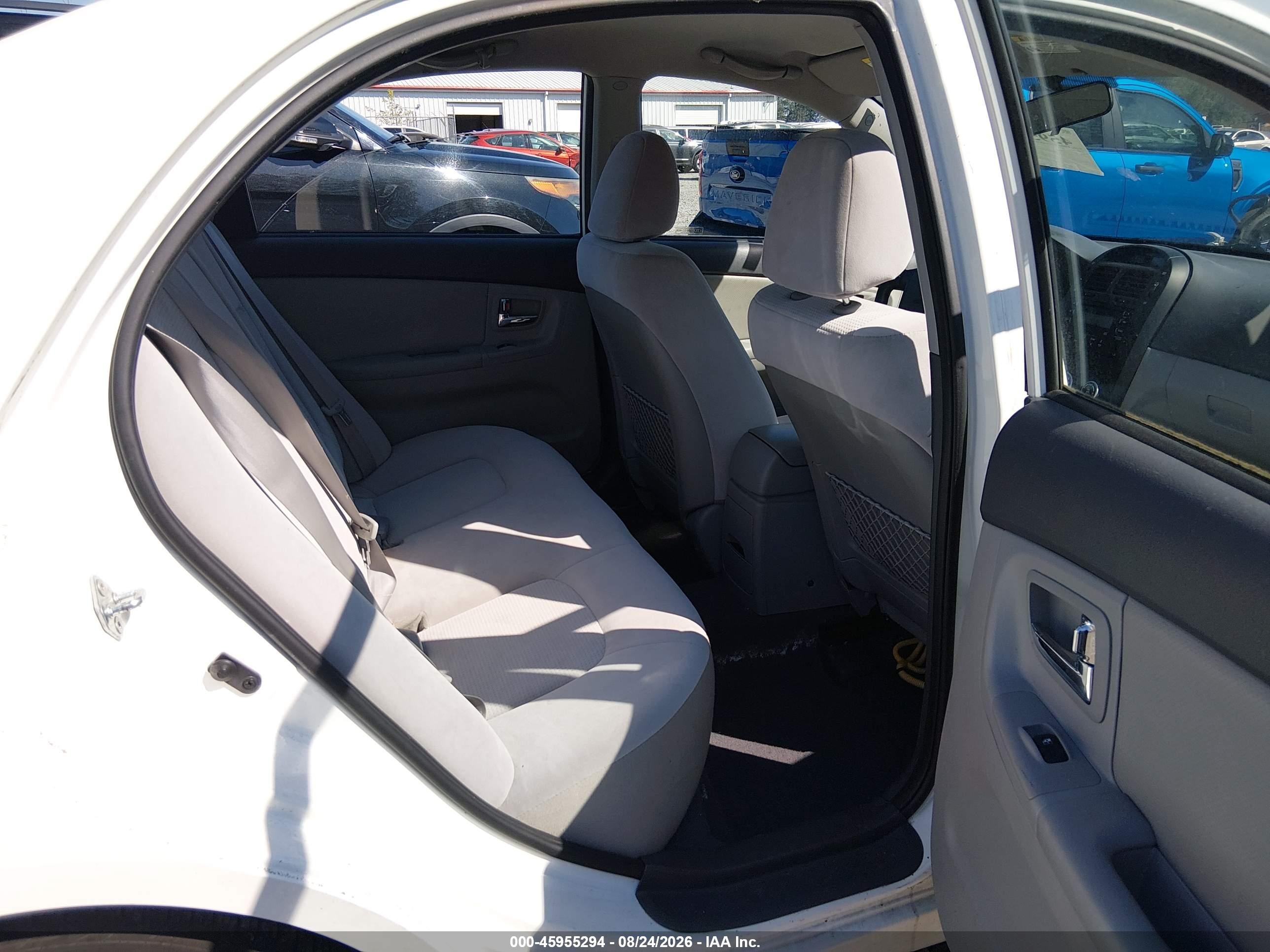 2009 Kia Spectra Ex Белый vin: KNAFE222195654606