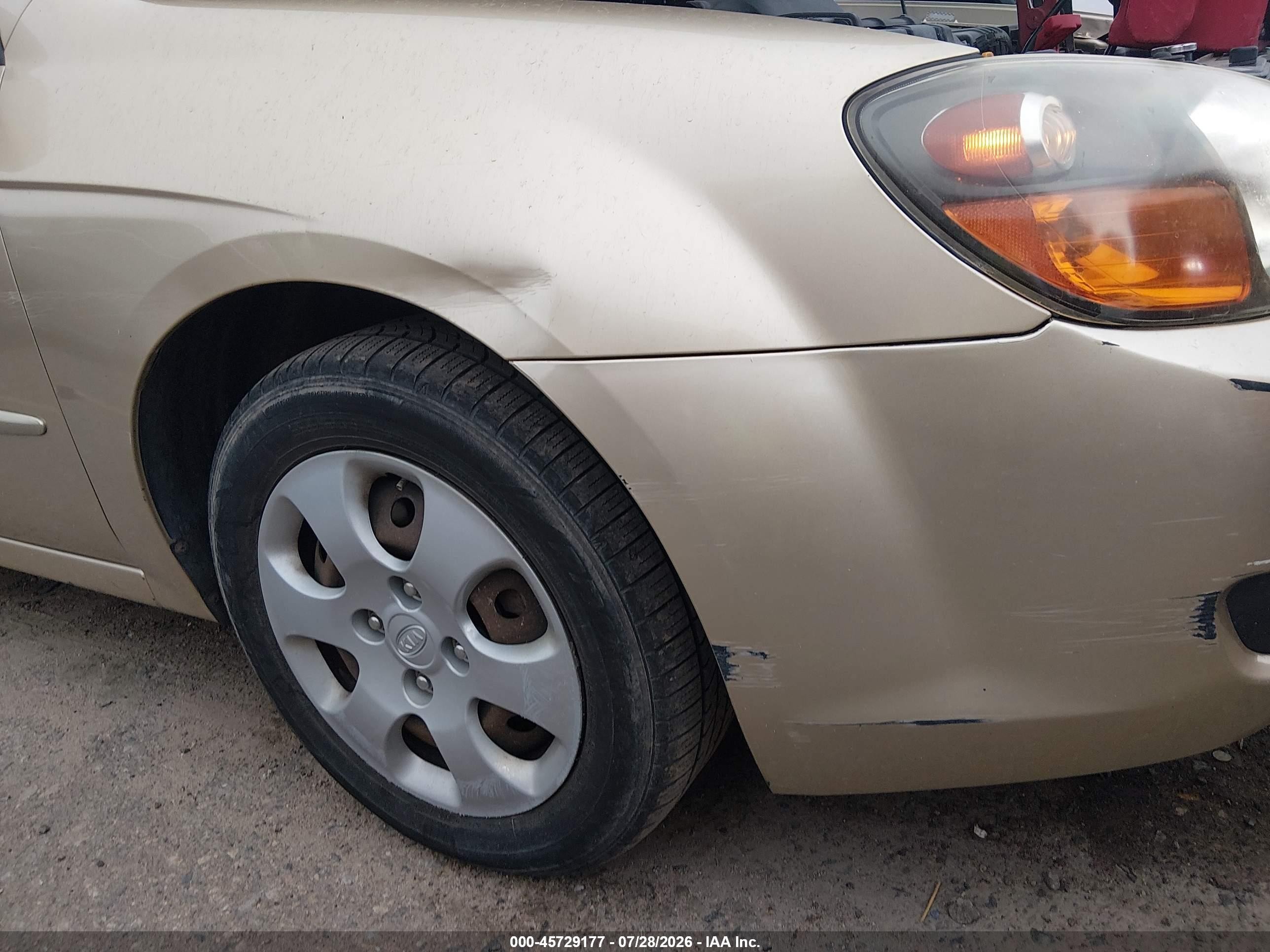 2009 Kia Spectra Ex Gold vin: KNAFE222295659782