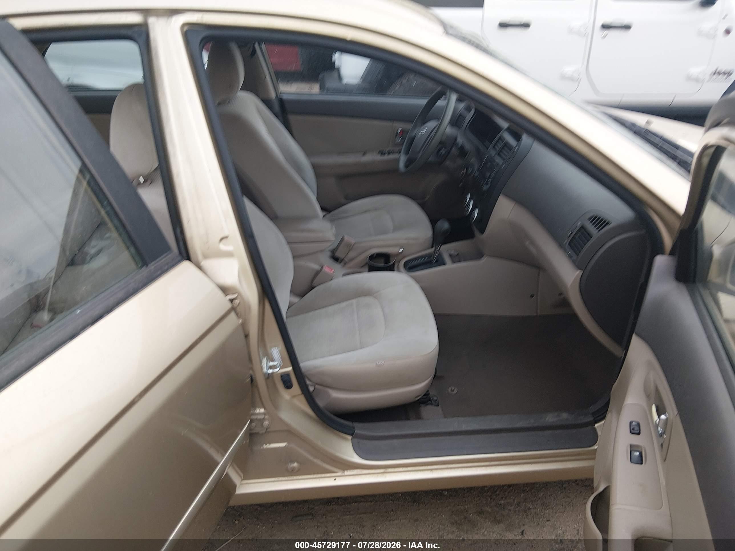 2009 Kia Spectra Ex Gold vin: KNAFE222295659782