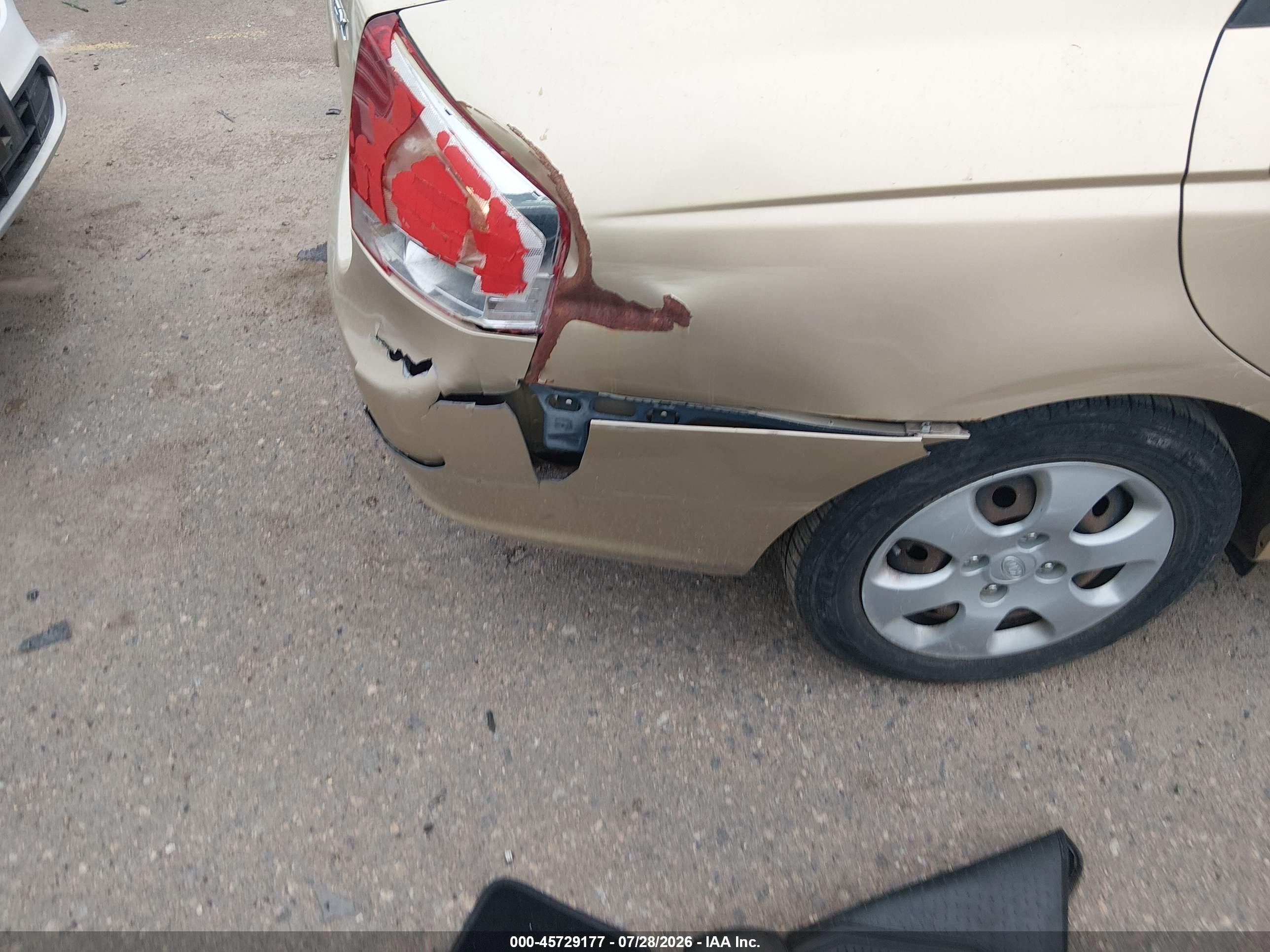 2009 Kia Spectra Ex Gold vin: KNAFE222295659782