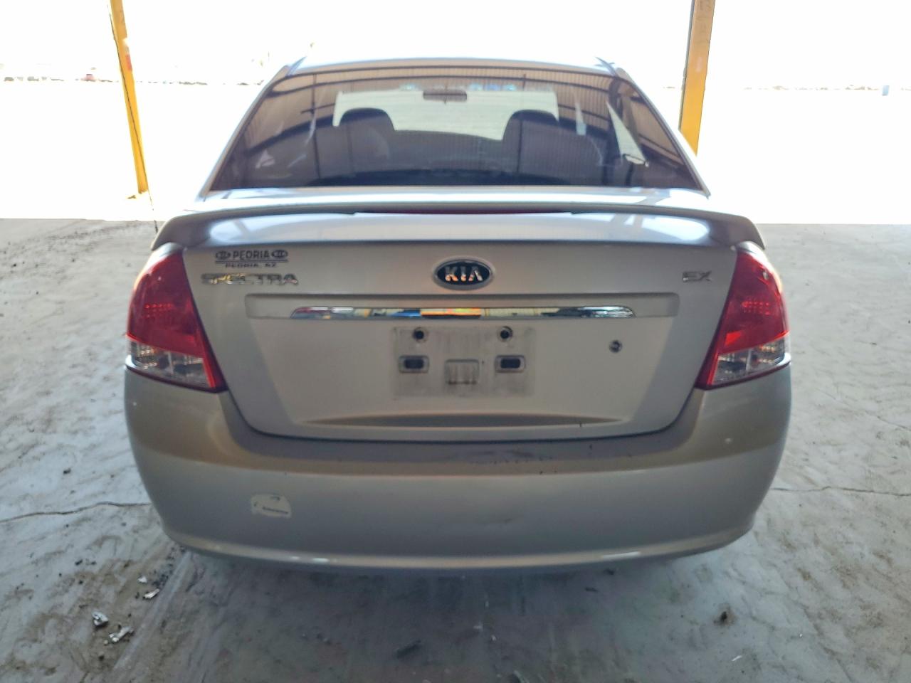 2009 Kia Spectra Lx Silver vin: KNAFE222395590276