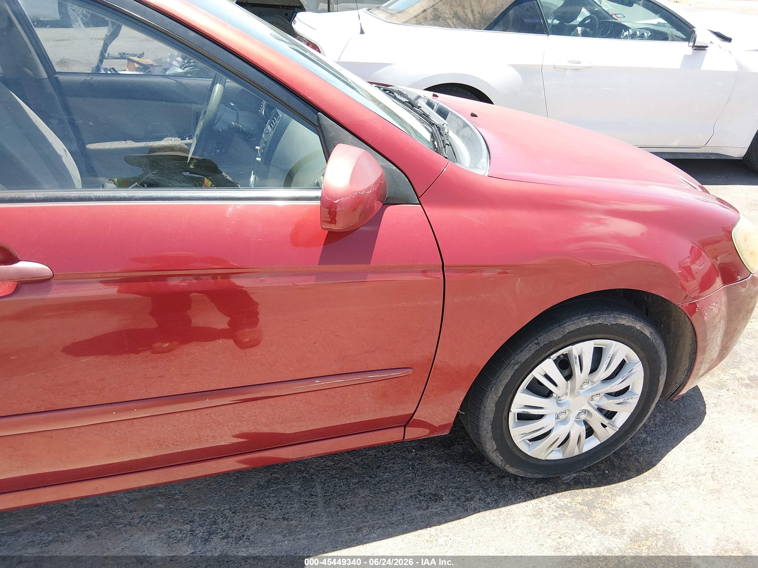 2009 Kia Spectra Ex Maroon vin: KNAFE222395638424