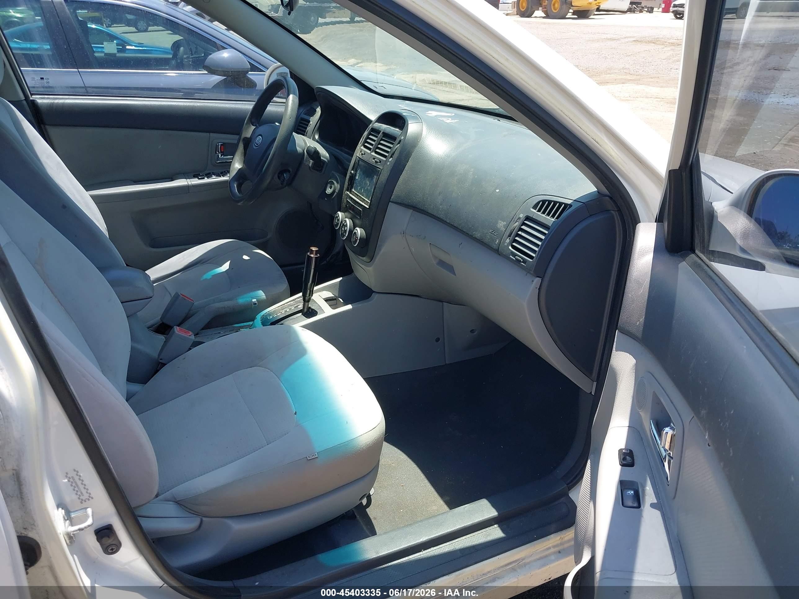 2009 Kia Spectra Ex Белый vin: KNAFE222695623030