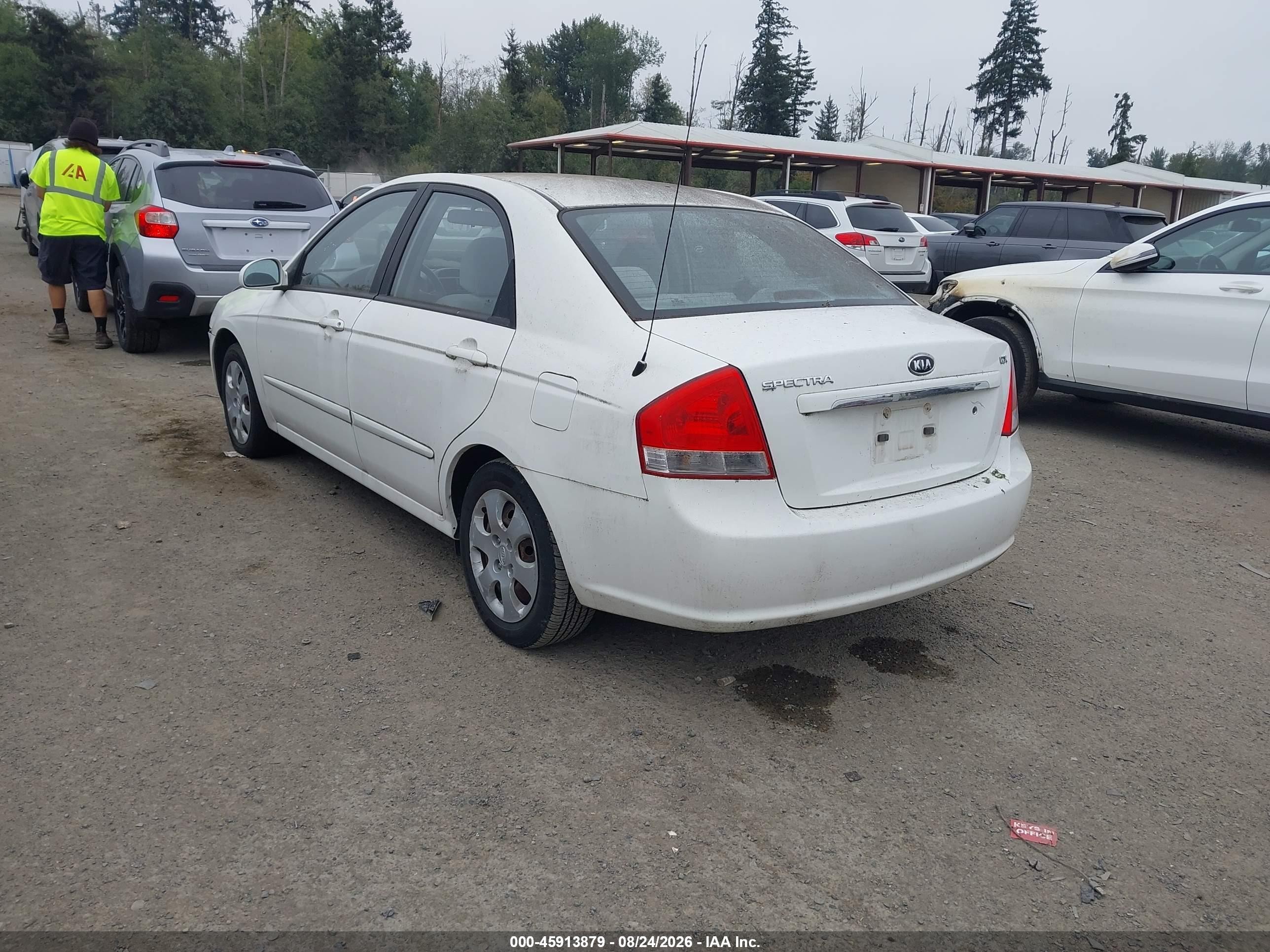 2009 Kia Spectra Ex White vin: KNAFE222695667710