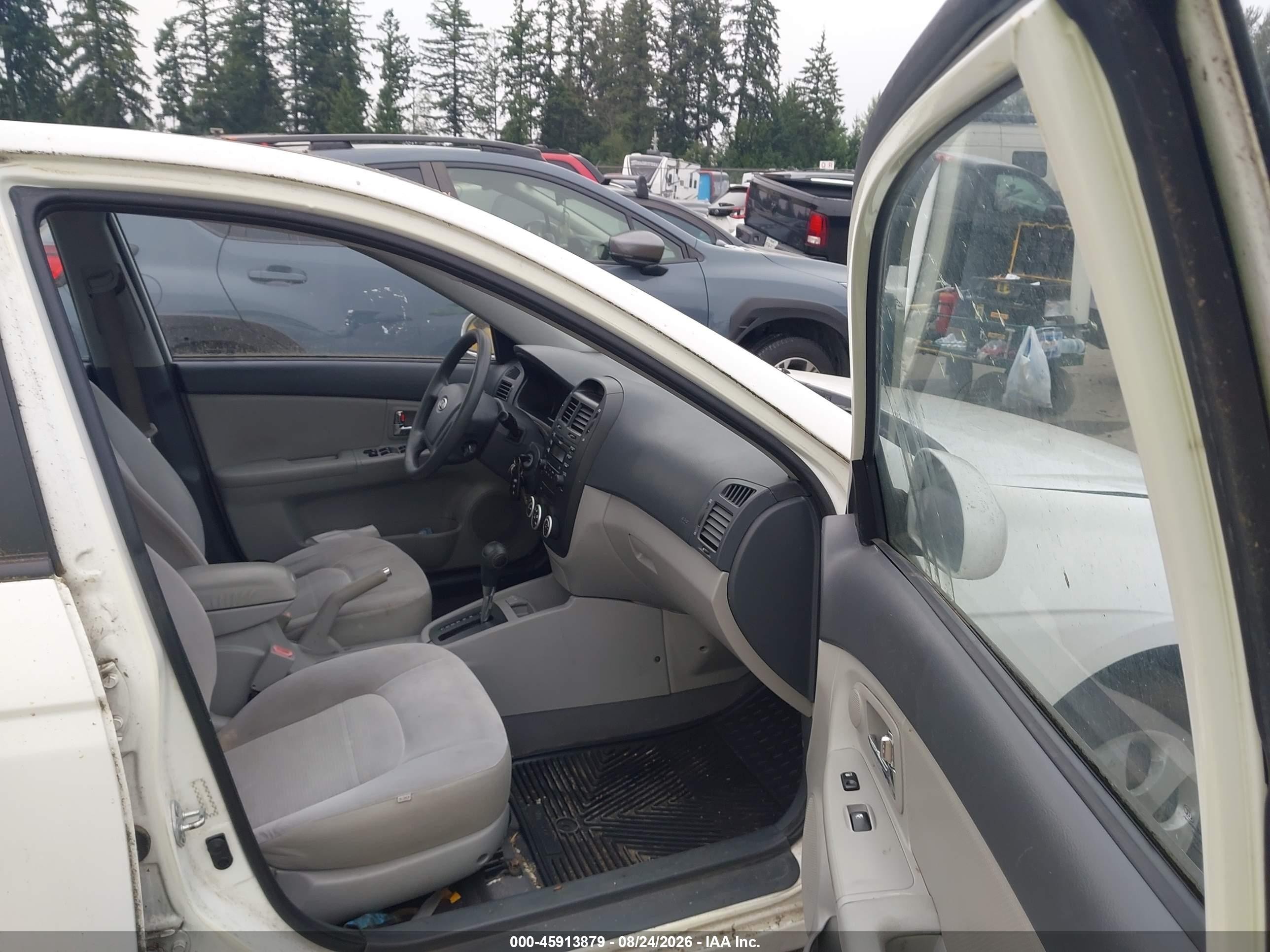 2009 Kia Spectra Ex White vin: KNAFE222695667710