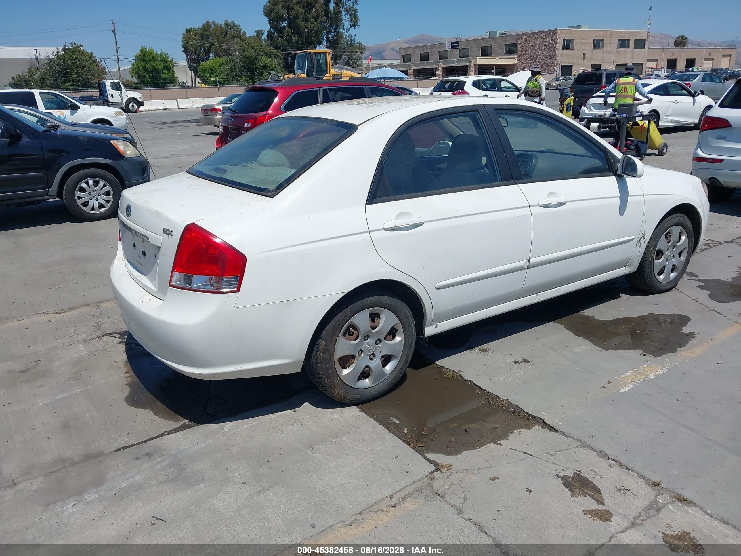 2009 Kia Spectra Ex Белый vin: KNAFE222795663844
