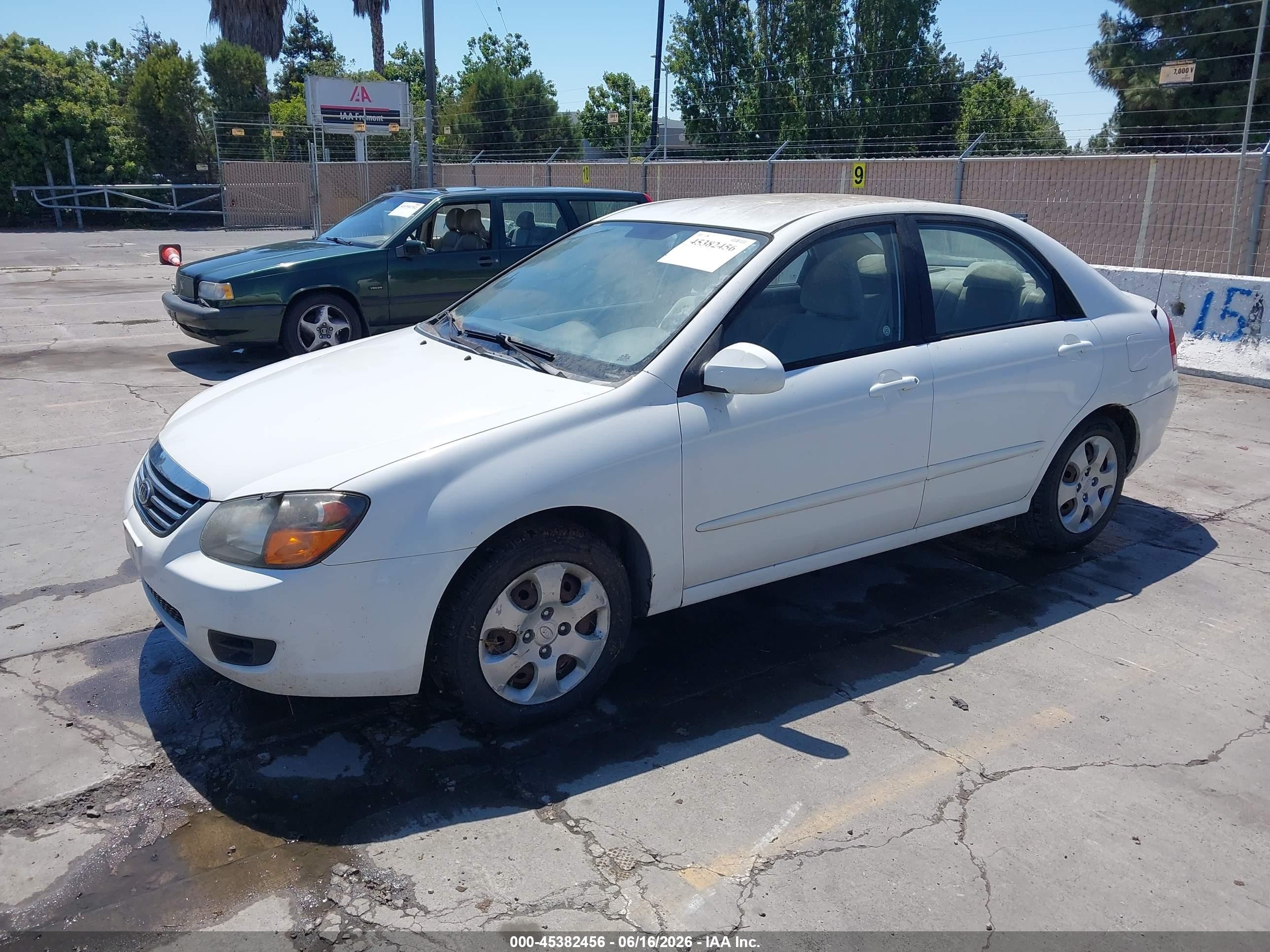 2009 Kia Spectra Ex Белый vin: KNAFE222795663844