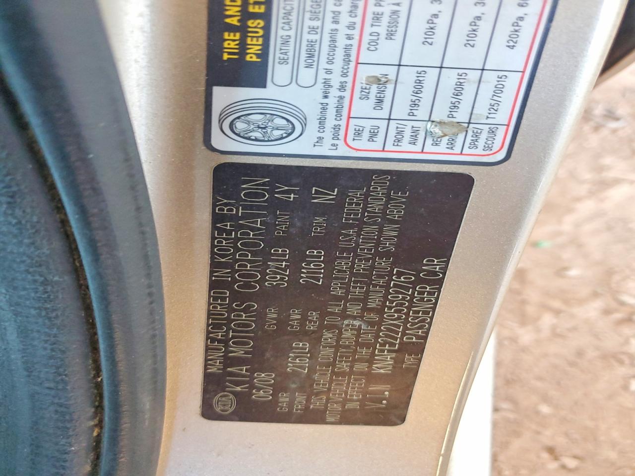 2009 Kia Spectra Lx Gold vin: KNAFE222X95592767