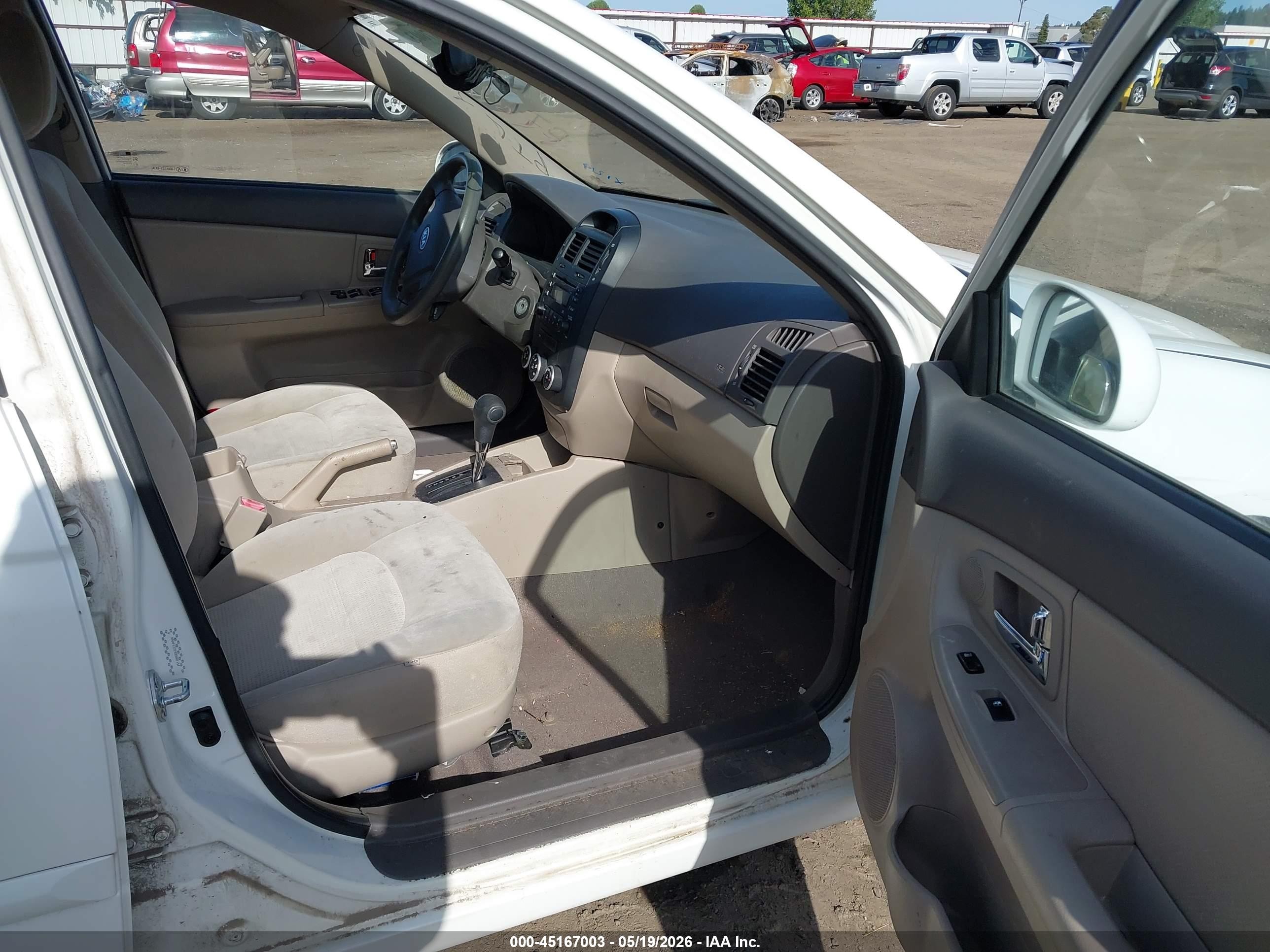 2009 Kia Spectra Ex White vin: KNAFE222X95662154