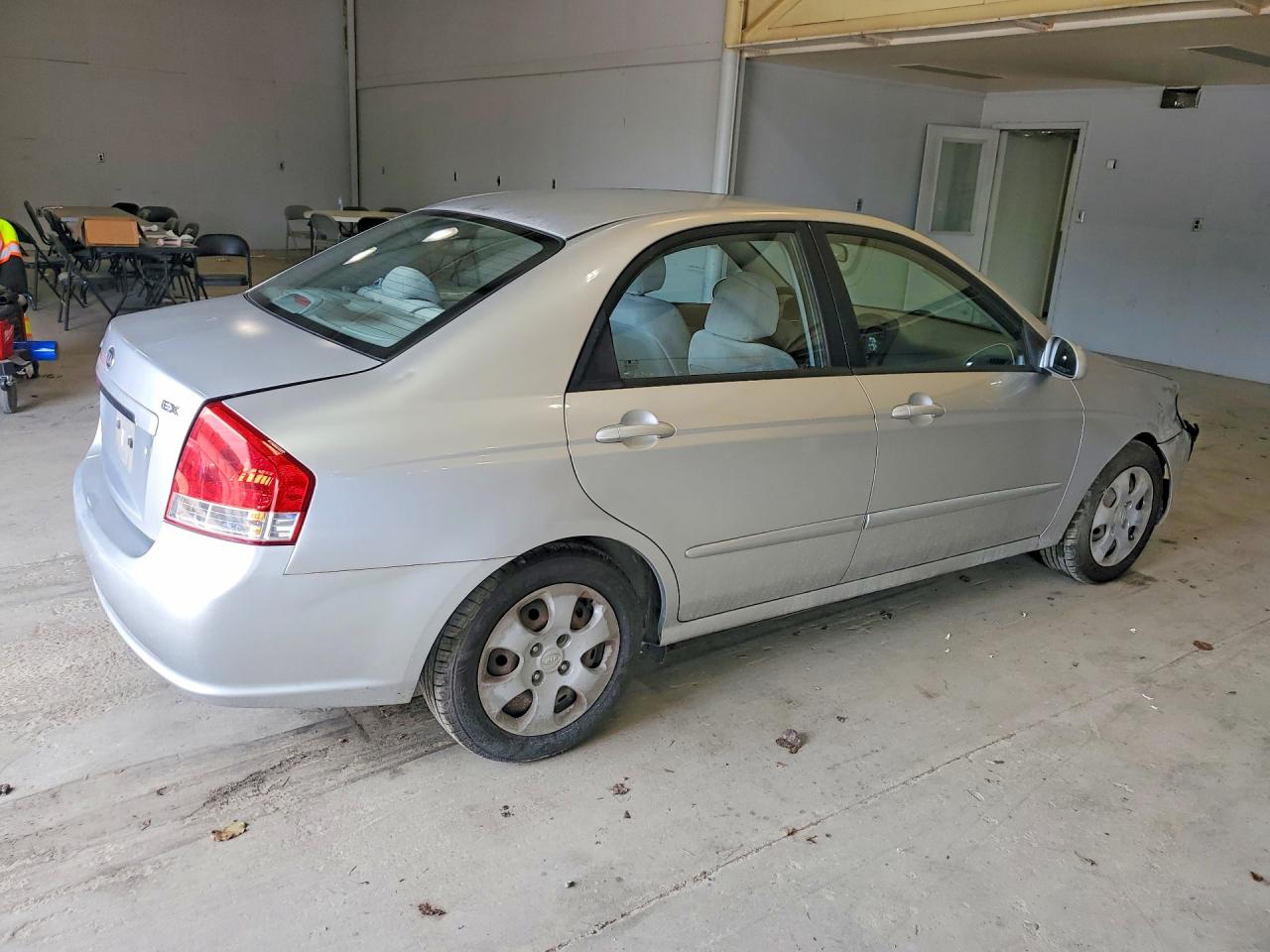 2009 Kia Spectra Lx Серебряный vin: KNAFE222X95667399