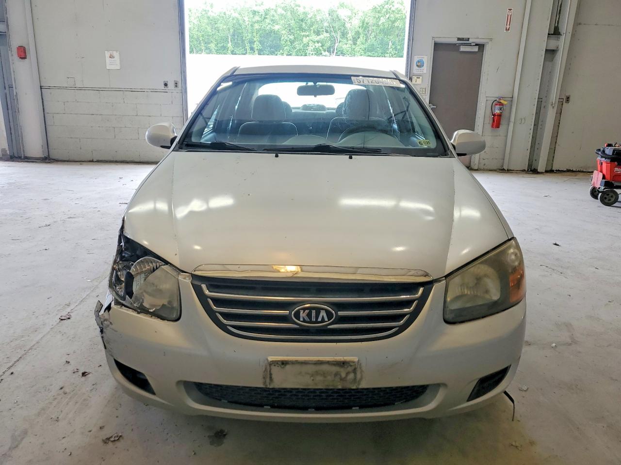 2009 Kia Spectra Lx Серебряный vin: KNAFE222X95667399