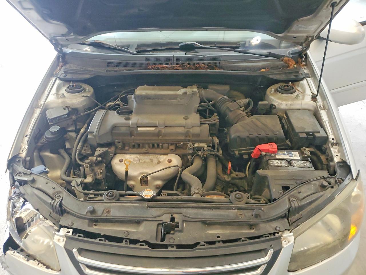 2009 Kia Spectra Lx Серебряный vin: KNAFE222X95667399