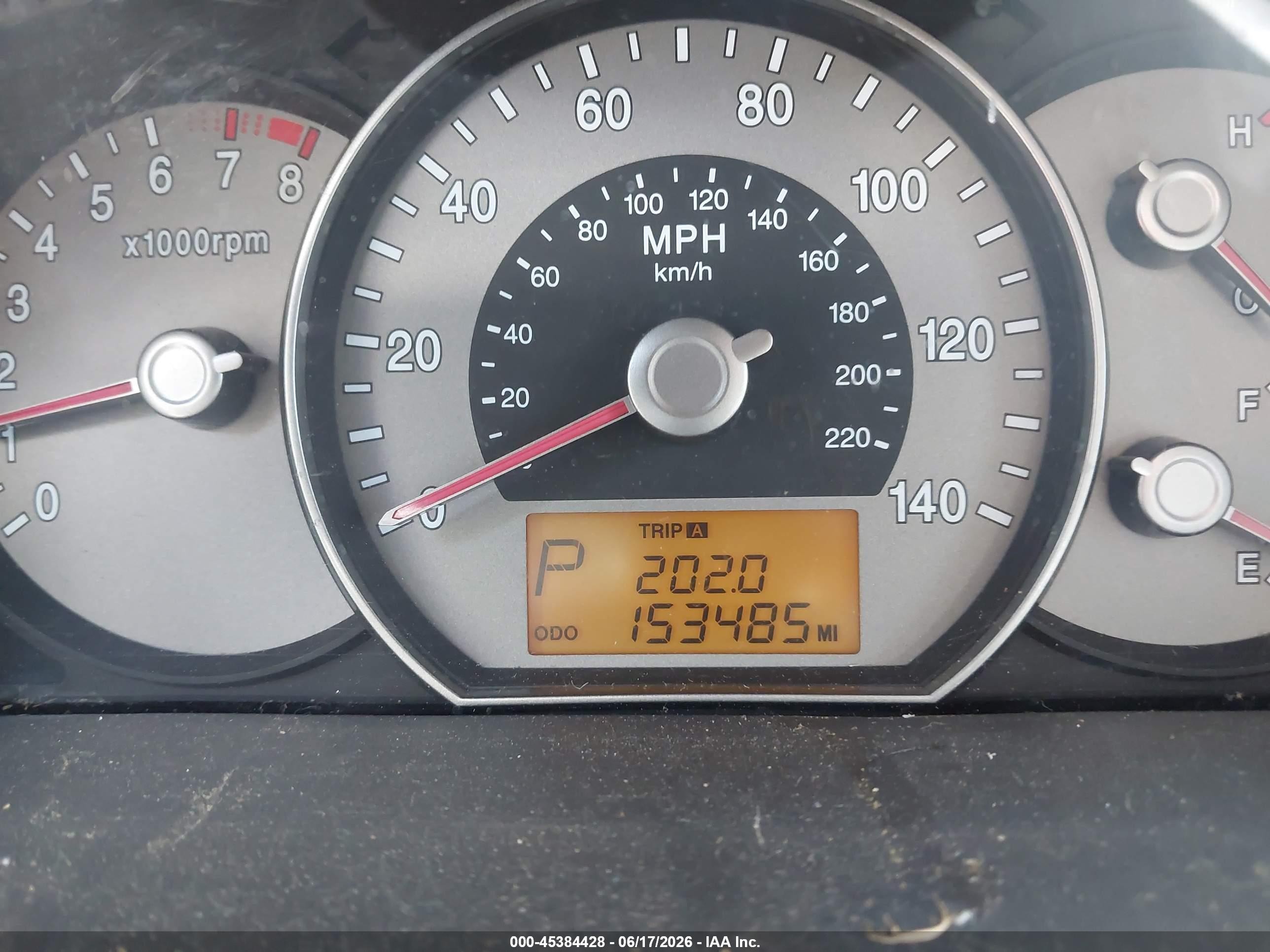 2007 Kia Rondo Lx Silver vin: KNAFG525077049869