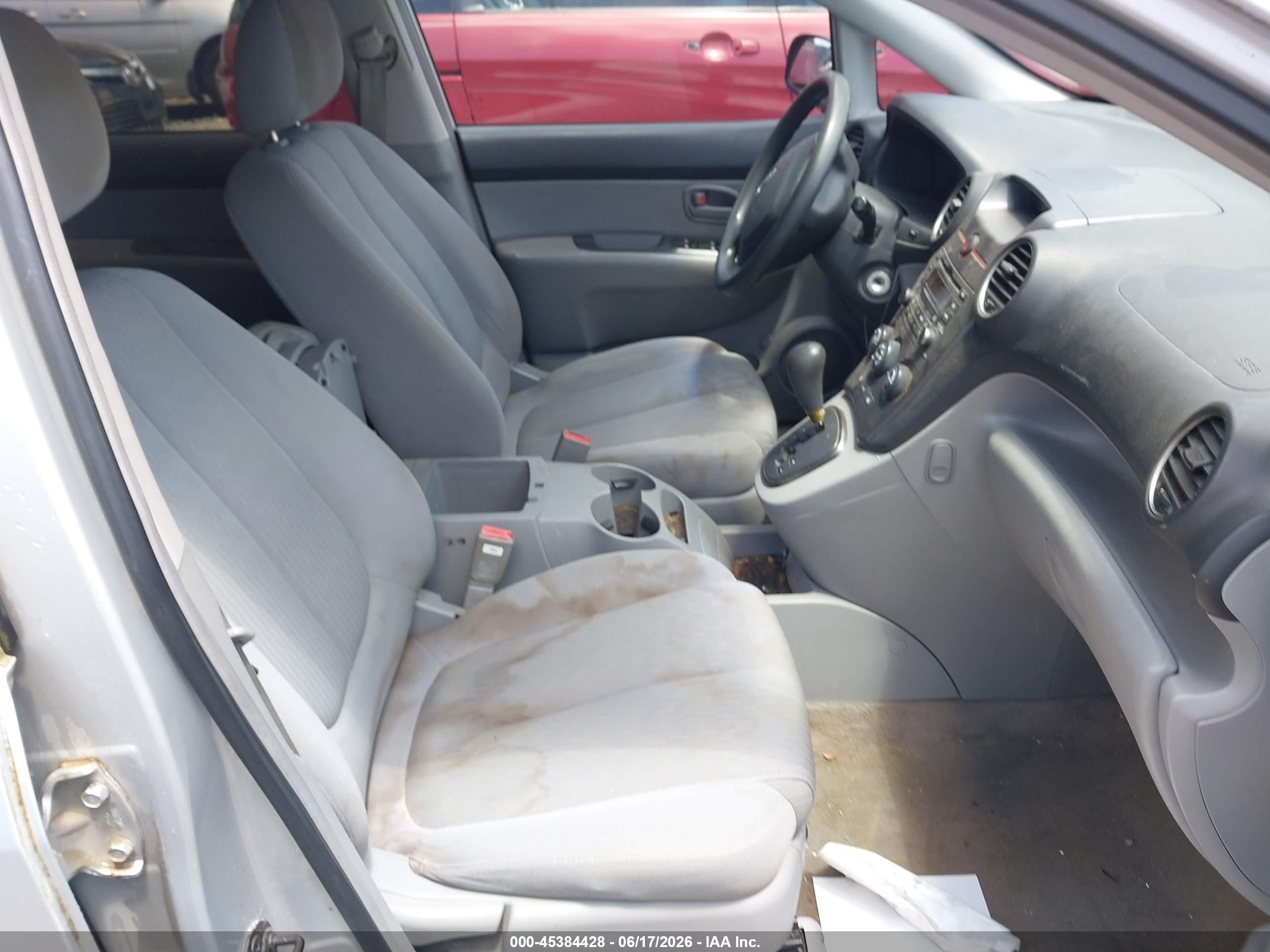 2007 Kia Rondo Lx Silver vin: KNAFG525077049869