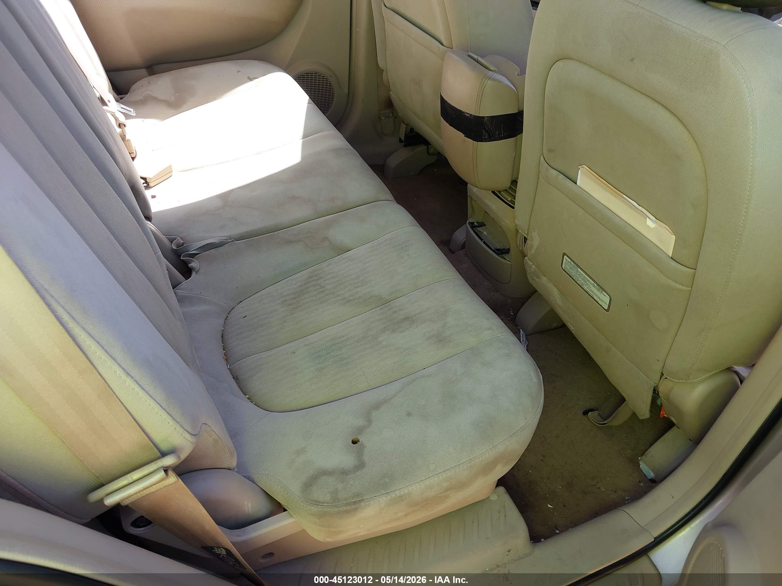 2007 Kia Rondo Lx Gold vin: KNAFG525477050197
