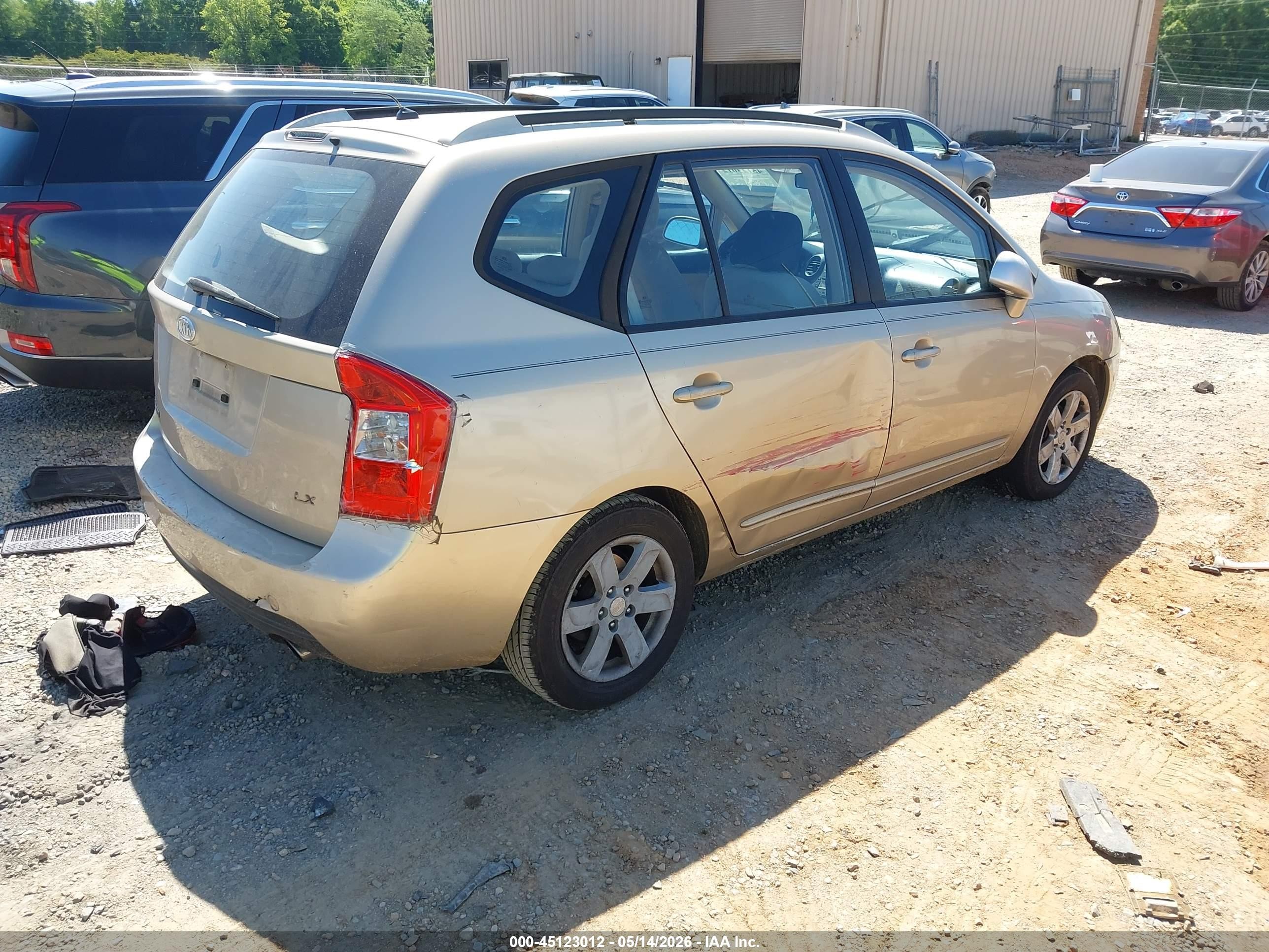 2007 Kia Rondo Lx Gold vin: KNAFG525477050197