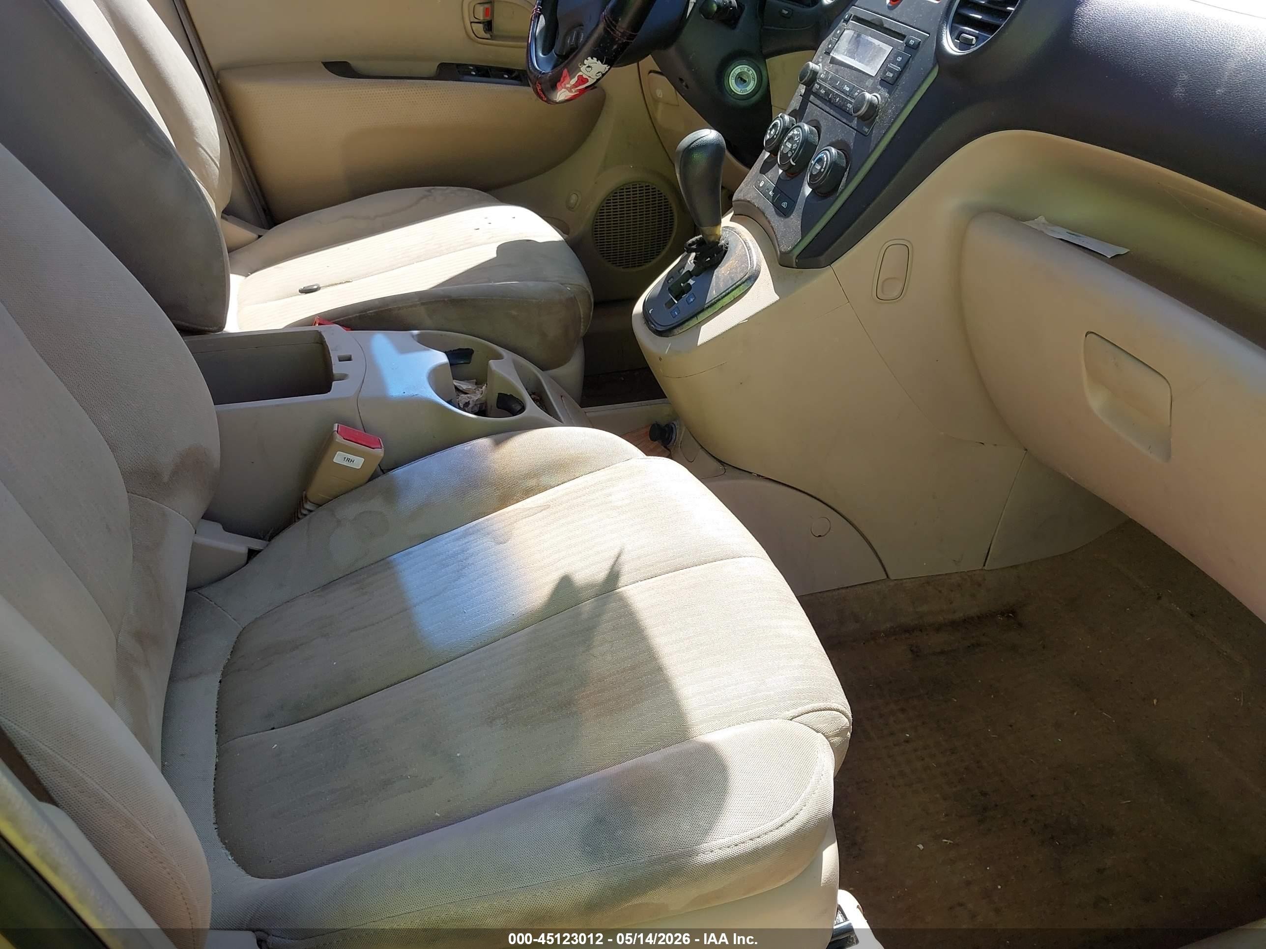 2007 Kia Rondo Lx Gold vin: KNAFG525477050197
