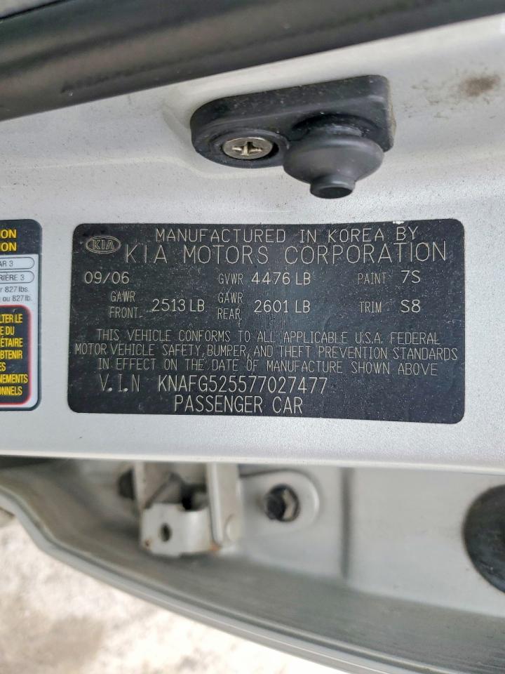 2007 Kia Rondo Lx Silver vin: KNAFG525577027477