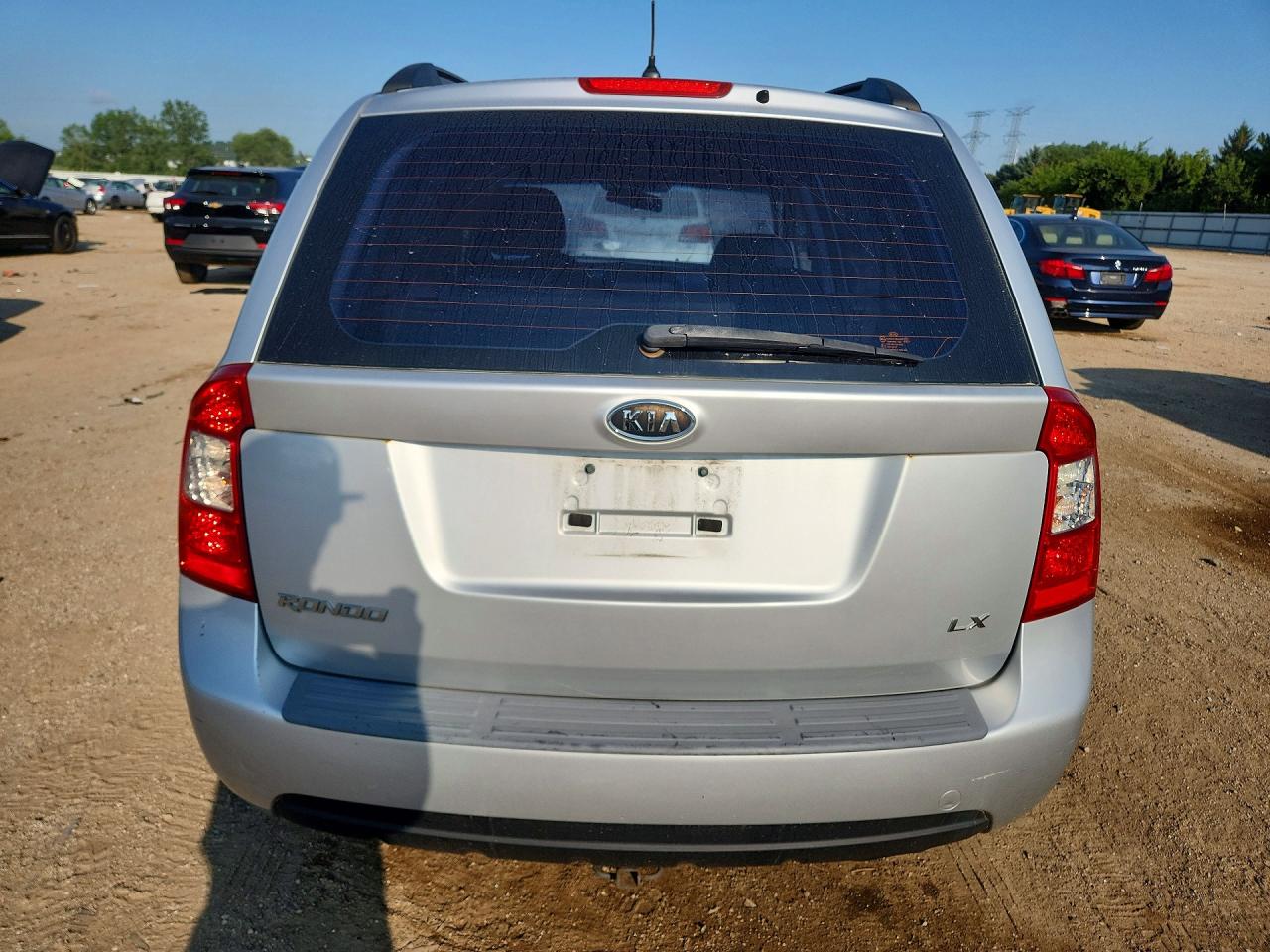 2008 Kia Rondo Lx Silver vin: KNAFG525587201016