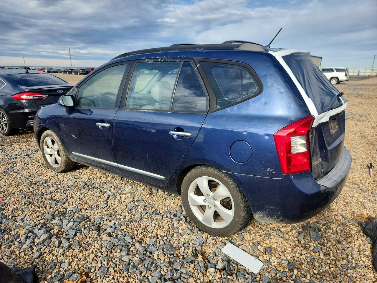 2008 Kia Rondo Lx Blue vin: KNAFG526087177295