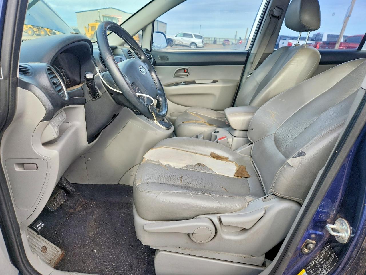 2008 Kia Rondo Lx Blue vin: KNAFG526087177295