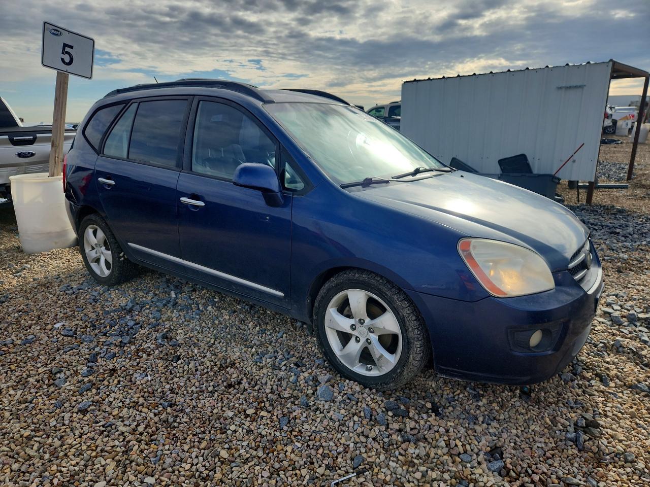 2008 Kia Rondo Lx Blue vin: KNAFG526087177295
