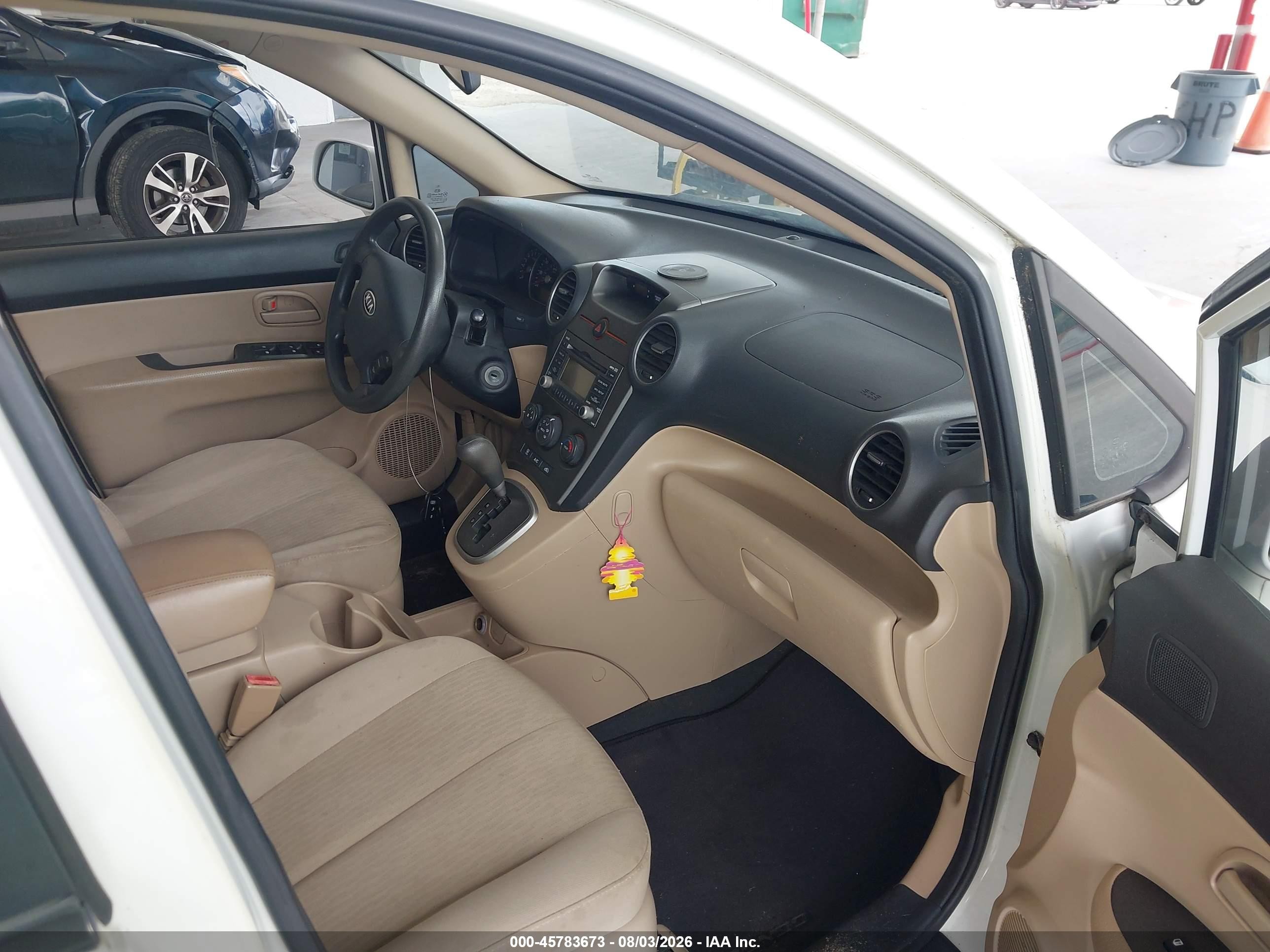 2009 Kia Rondo Lx V6 Белый vin: KNAFG526097252238