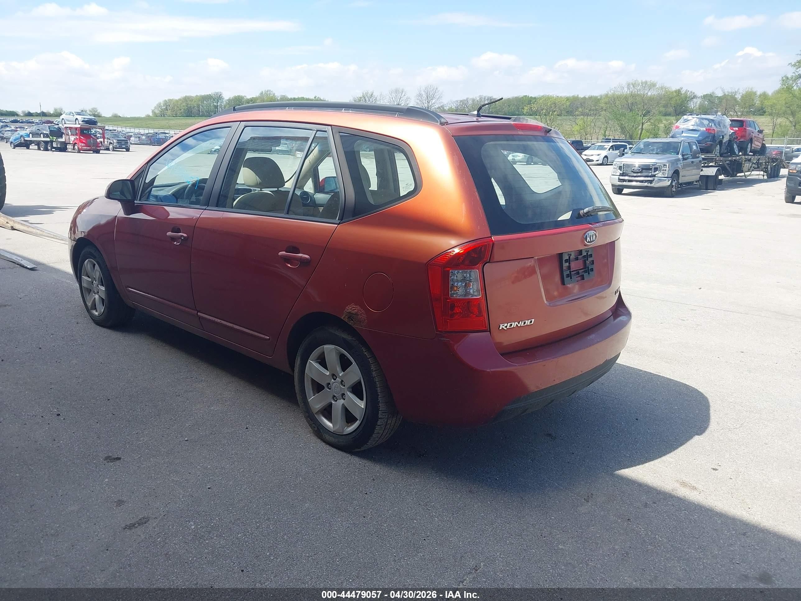 2008 Kia Rondo Lx V6 Orange vin: KNAFG526187157475