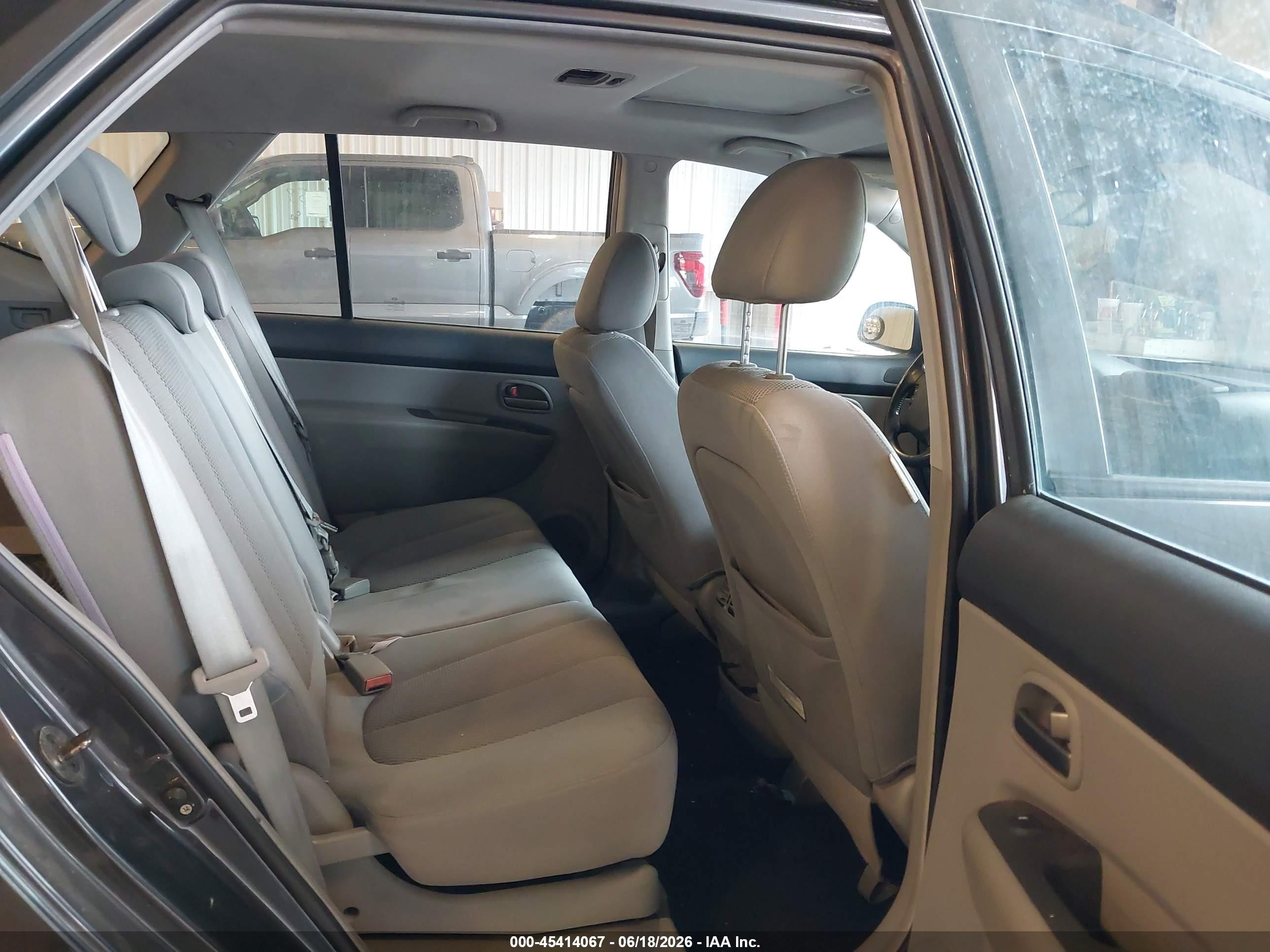 2007 Kia Rondo Ex V6 Gray vin: KNAFG526277097608