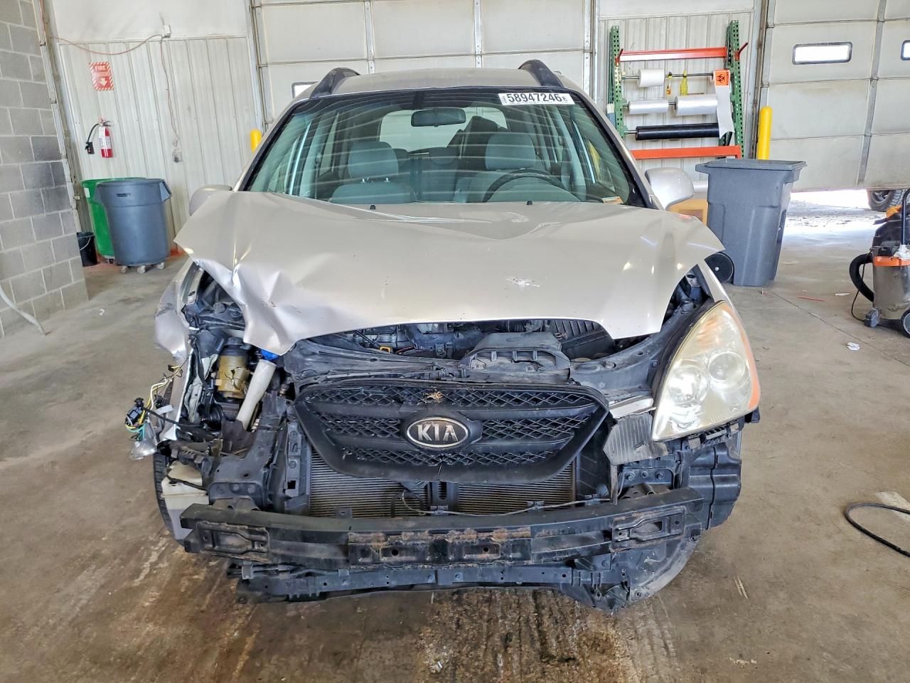 2008 Kia Rondo Lx Серебряный vin: KNAFG526287182966