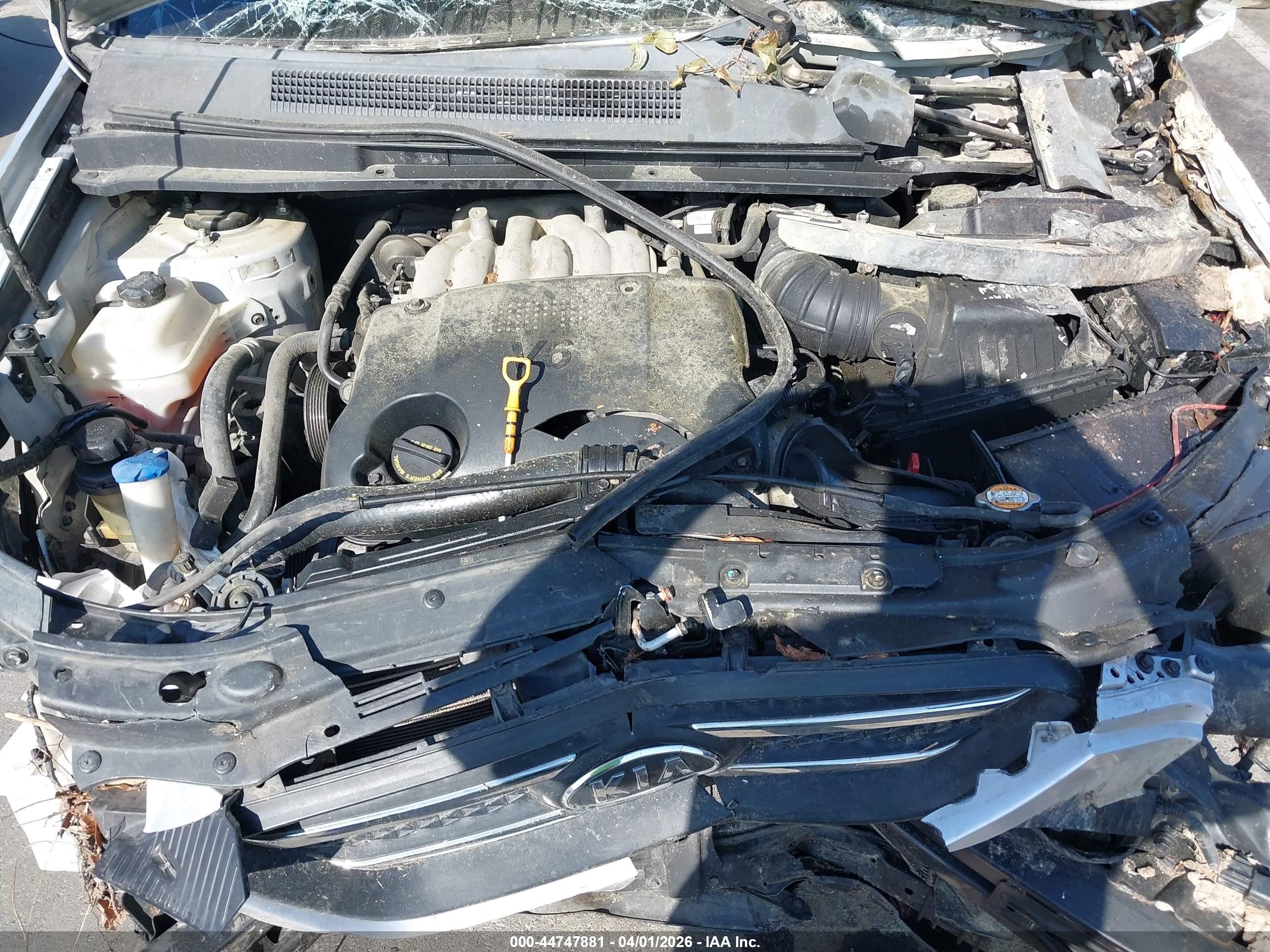 2008 Kia Rondo Ex V6 Silver vin: KNAFG526387205039