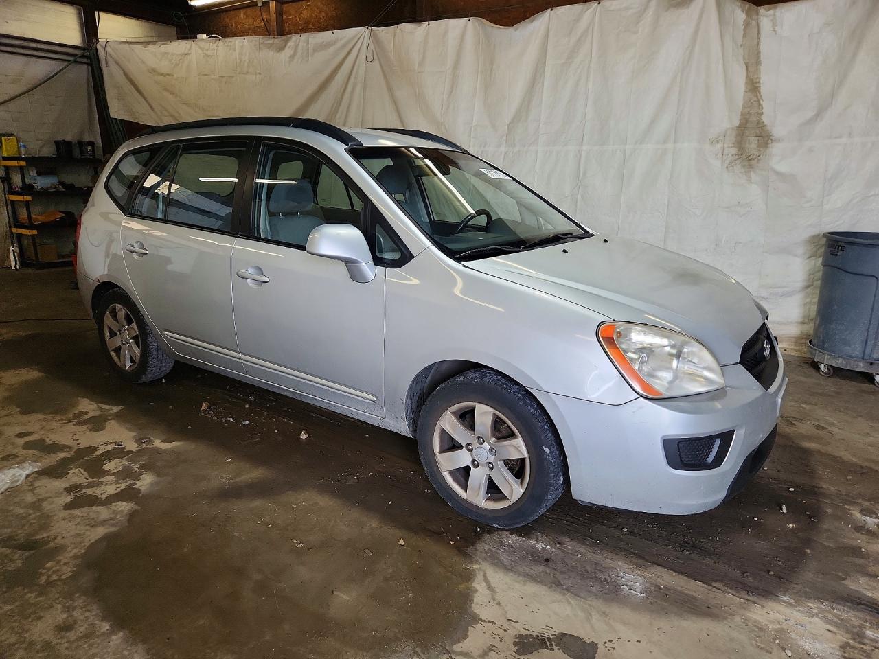 2008 Kia Rondo Lx Серебряный vin: KNAFG526487133591