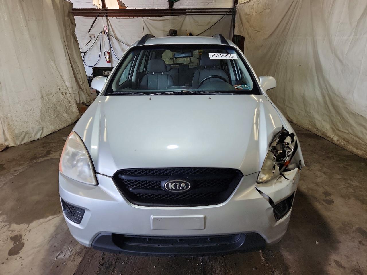 2008 Kia Rondo Lx Серебряный vin: KNAFG526487133591
