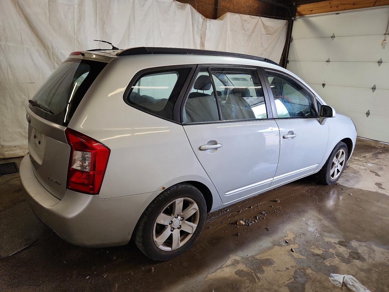 2008 Kia Rondo Lx Серебряный vin: KNAFG526487133591