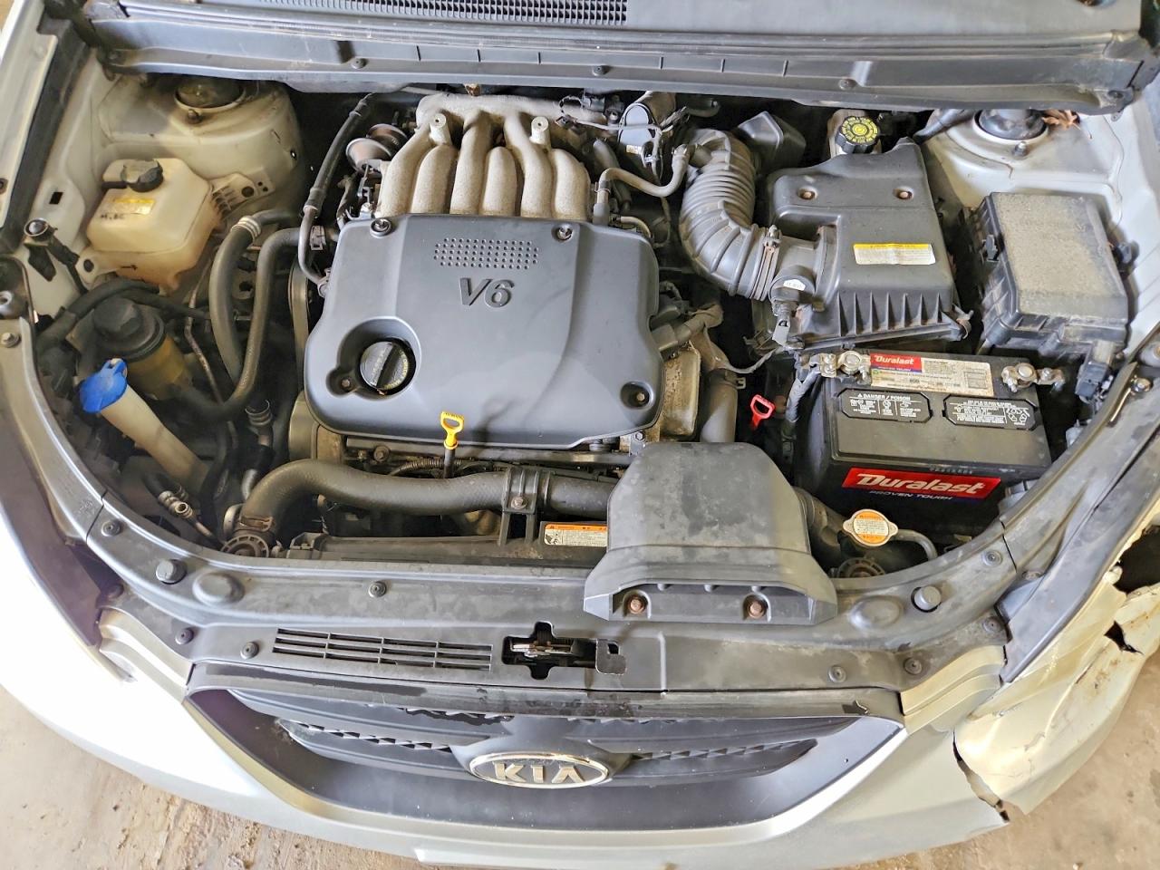 2008 Kia Rondo Lx Серебряный vin: KNAFG526487133591