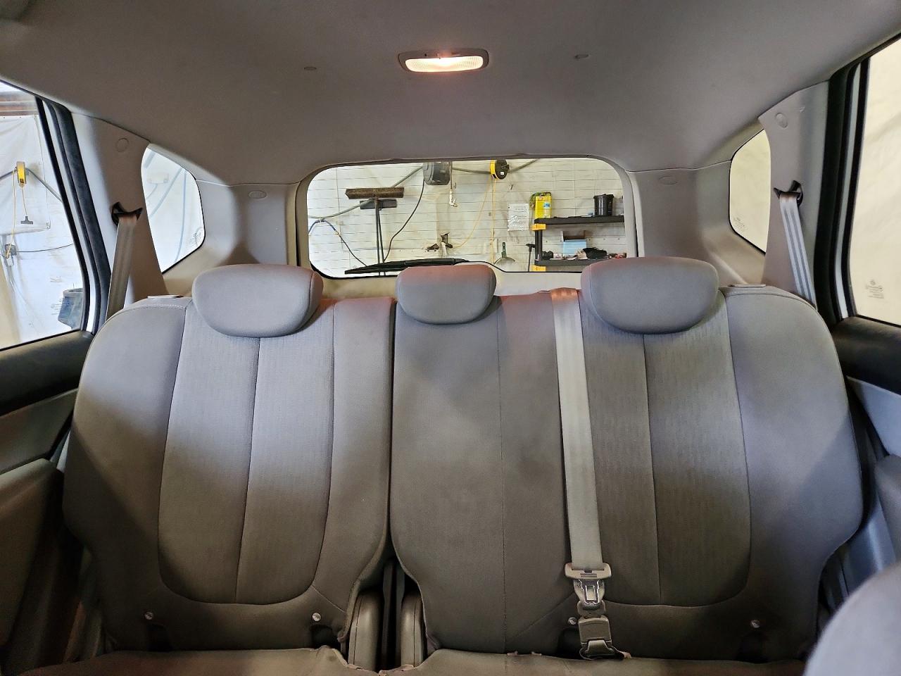 2008 Kia Rondo Lx Серебряный vin: KNAFG526487133591