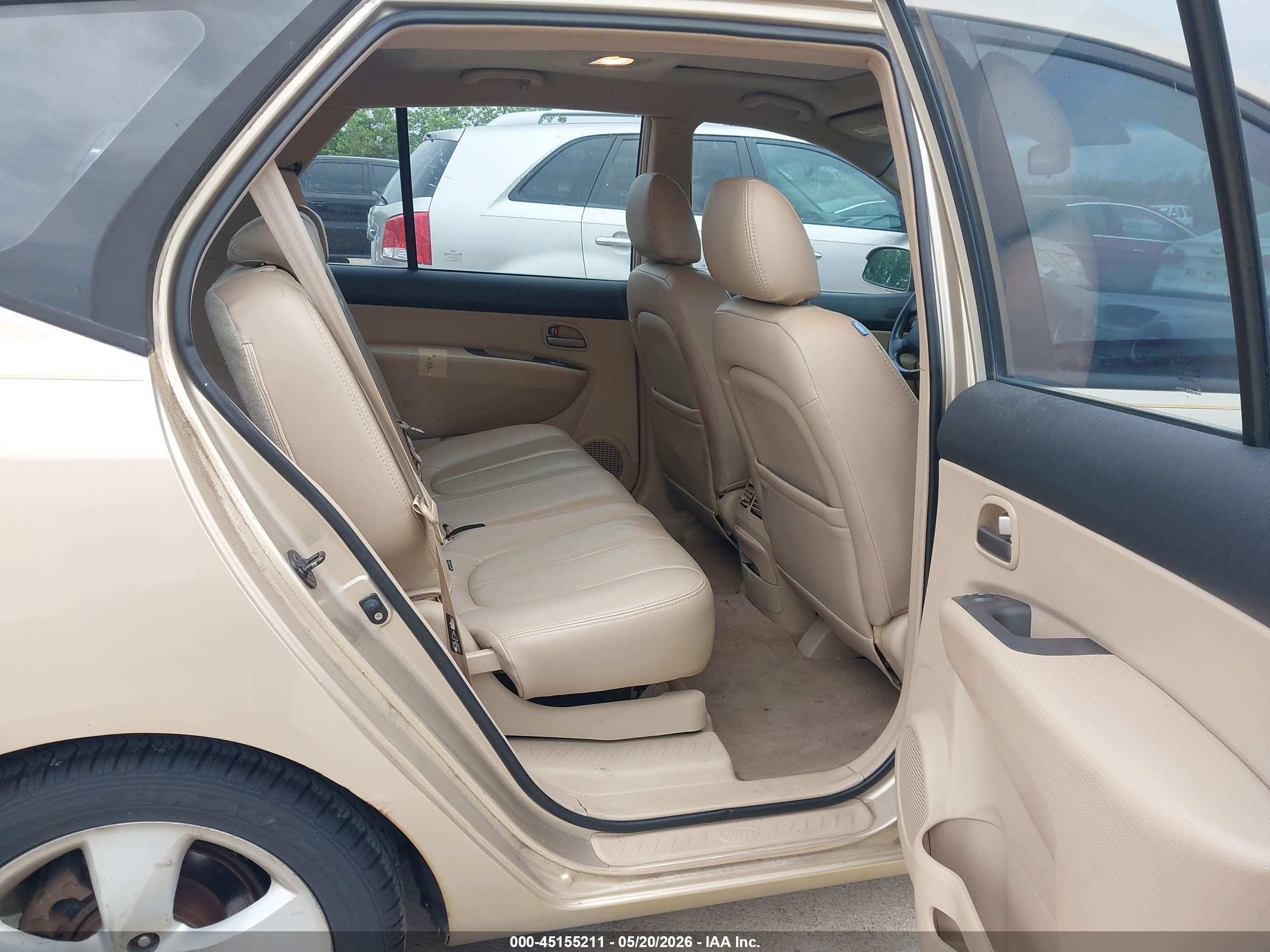 2007 Kia Rondo Ex V6 Gold vin: KNAFG526577053635