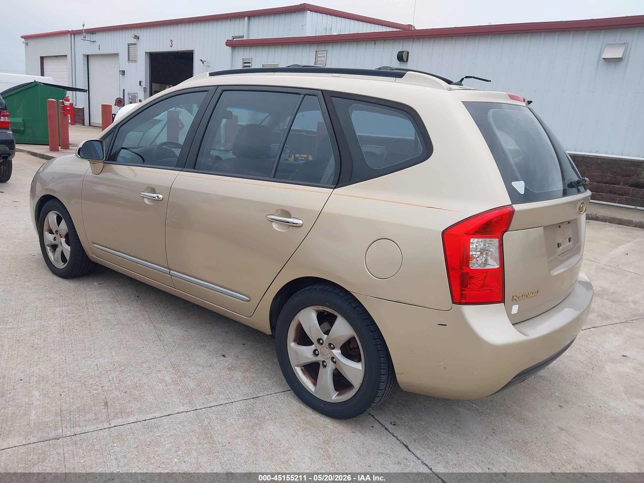 2007 Kia Rondo Ex V6 Gold vin: KNAFG526577053635