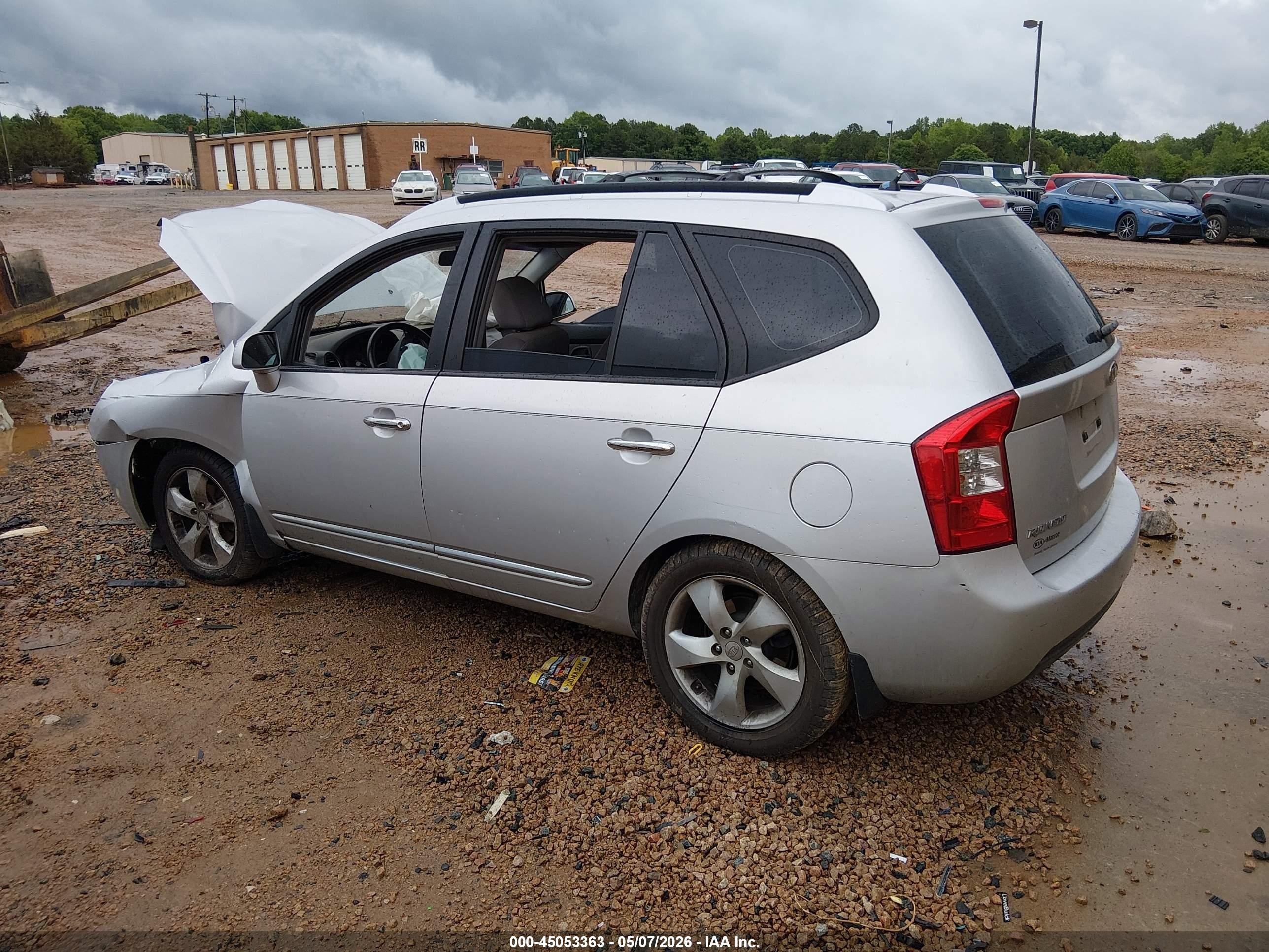 2007 Kia Rondo Ex V6 Silver vin: KNAFG526577120167