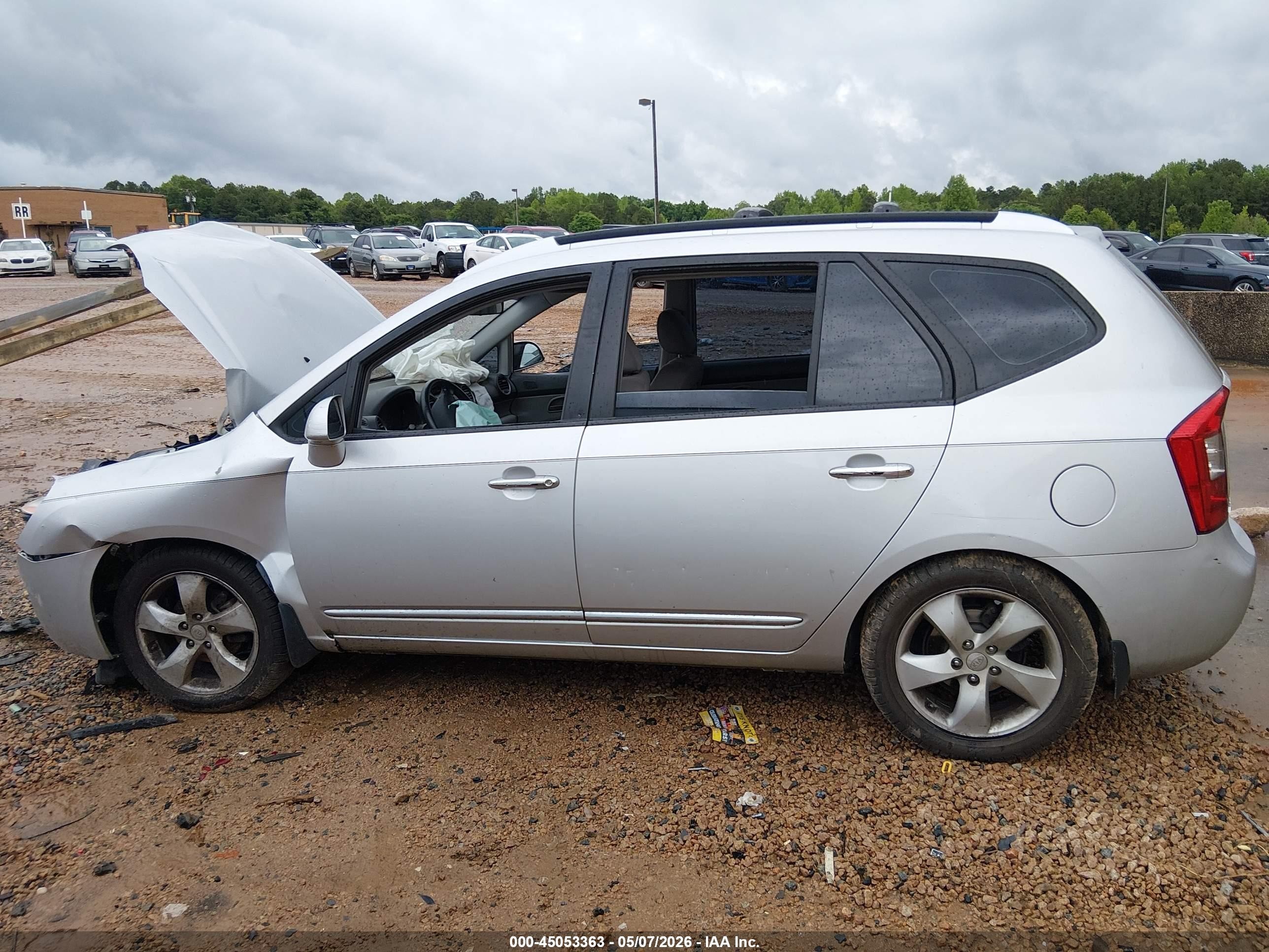 2007 Kia Rondo Ex V6 Silver vin: KNAFG526577120167